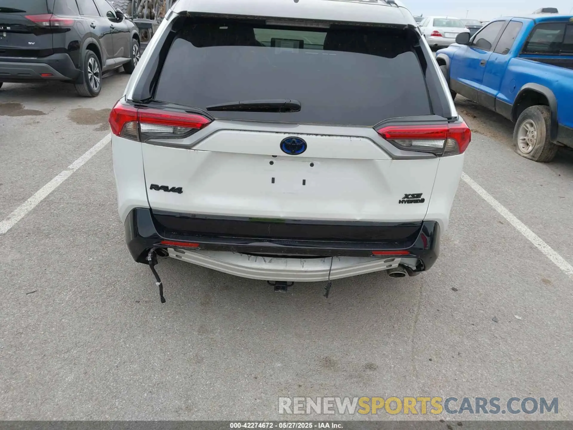 18 Photograph of a damaged car 2T3E6RFV5PW043301 TOYOTA RAV4 HYBRID 2023
