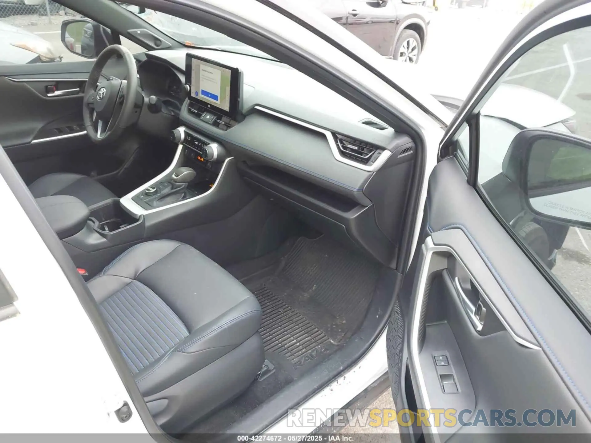 5 Photograph of a damaged car 2T3E6RFV5PW043301 TOYOTA RAV4 HYBRID 2023