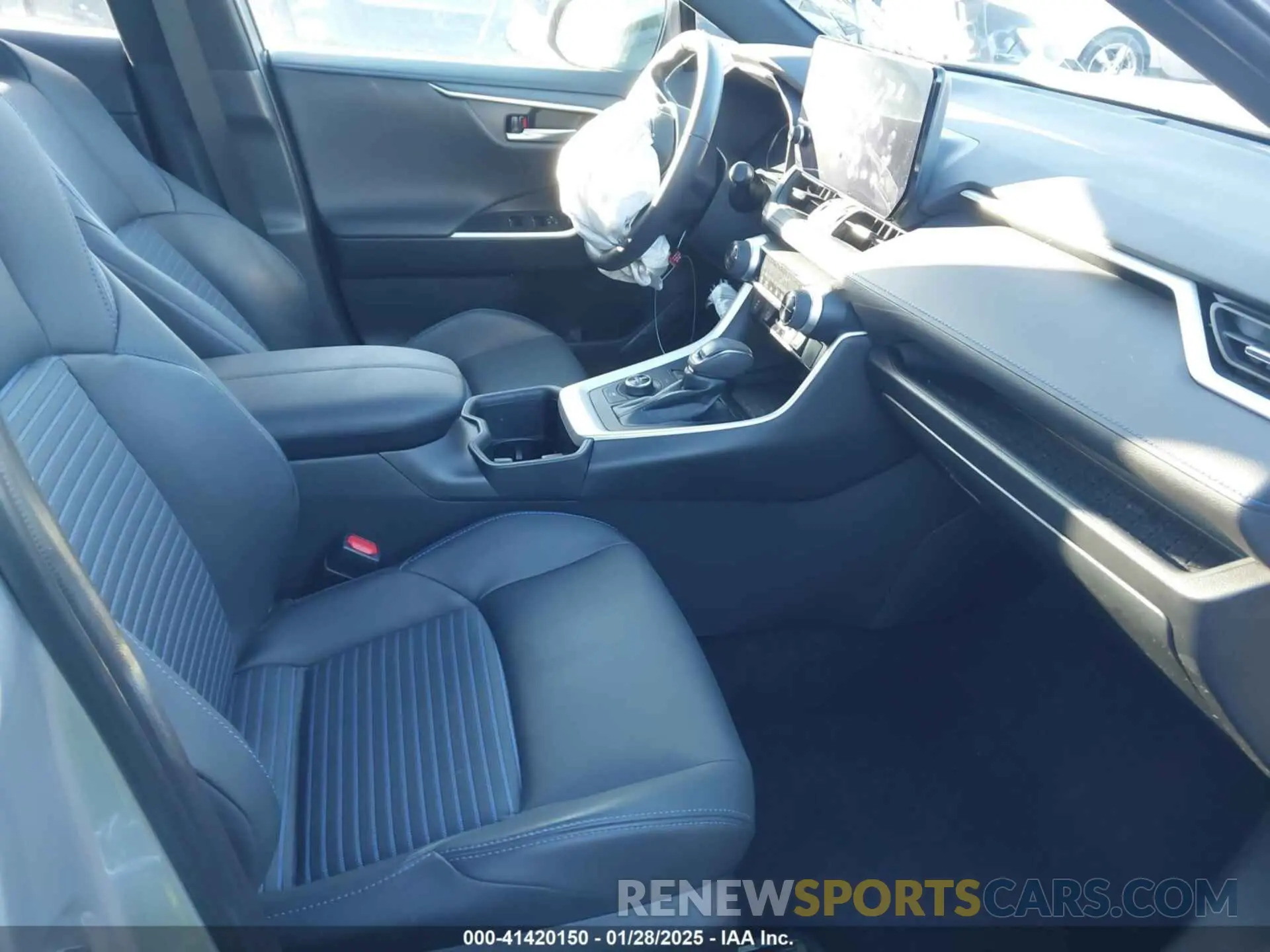 5 Photograph of a damaged car 2T3E6RFV9PW038876 TOYOTA RAV4 HYBRID 2023