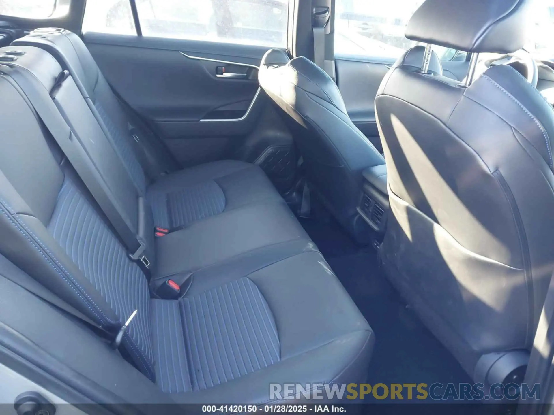 8 Photograph of a damaged car 2T3E6RFV9PW038876 TOYOTA RAV4 HYBRID 2023