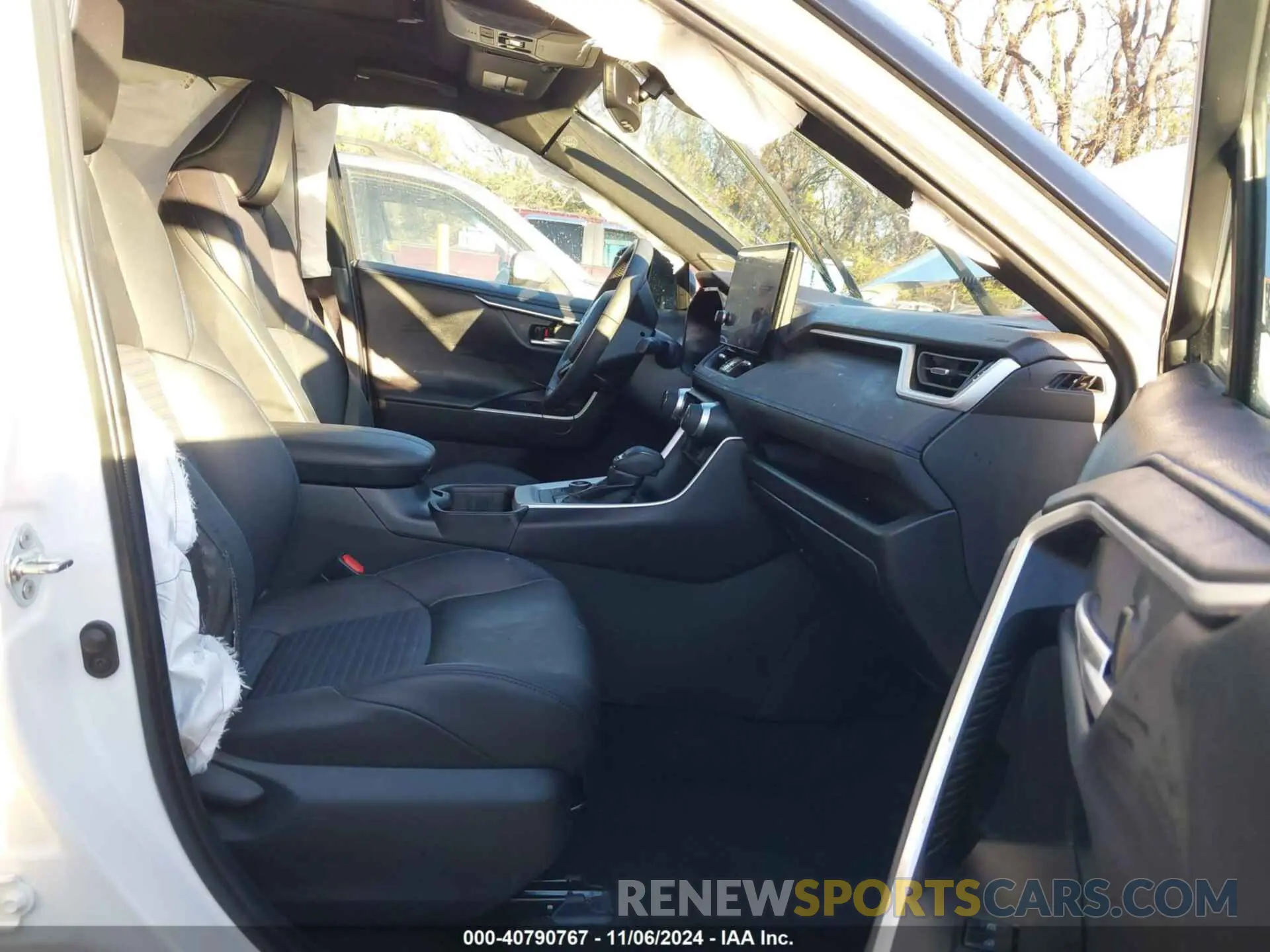 5 Photograph of a damaged car 2T3E6RFV9PW039946 TOYOTA RAV4 HYBRID 2023