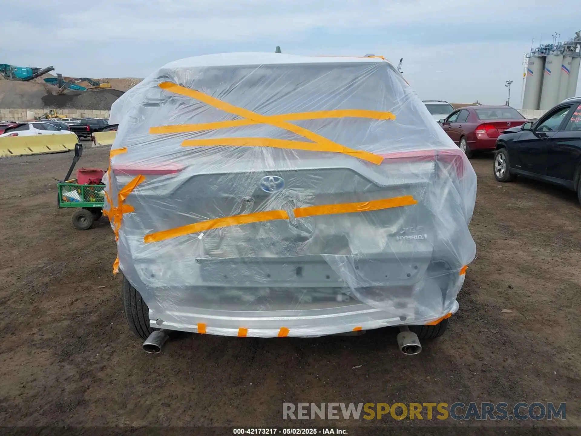 17 Photograph of a damaged car 2T3RWRFV2PW185591 TOYOTA RAV4 HYBRID 2023