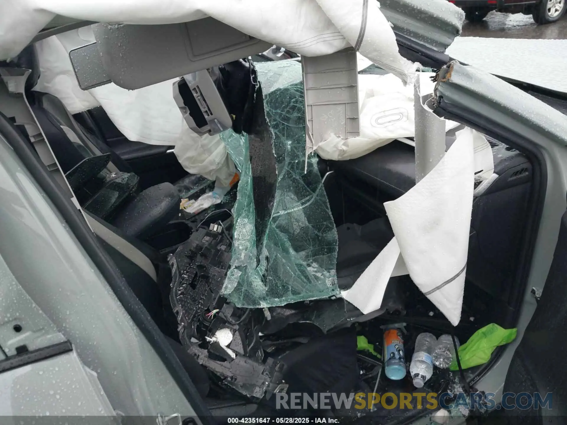 5 Photograph of a damaged car 2T3RWRFV8PW182145 TOYOTA RAV4 HYBRID 2023