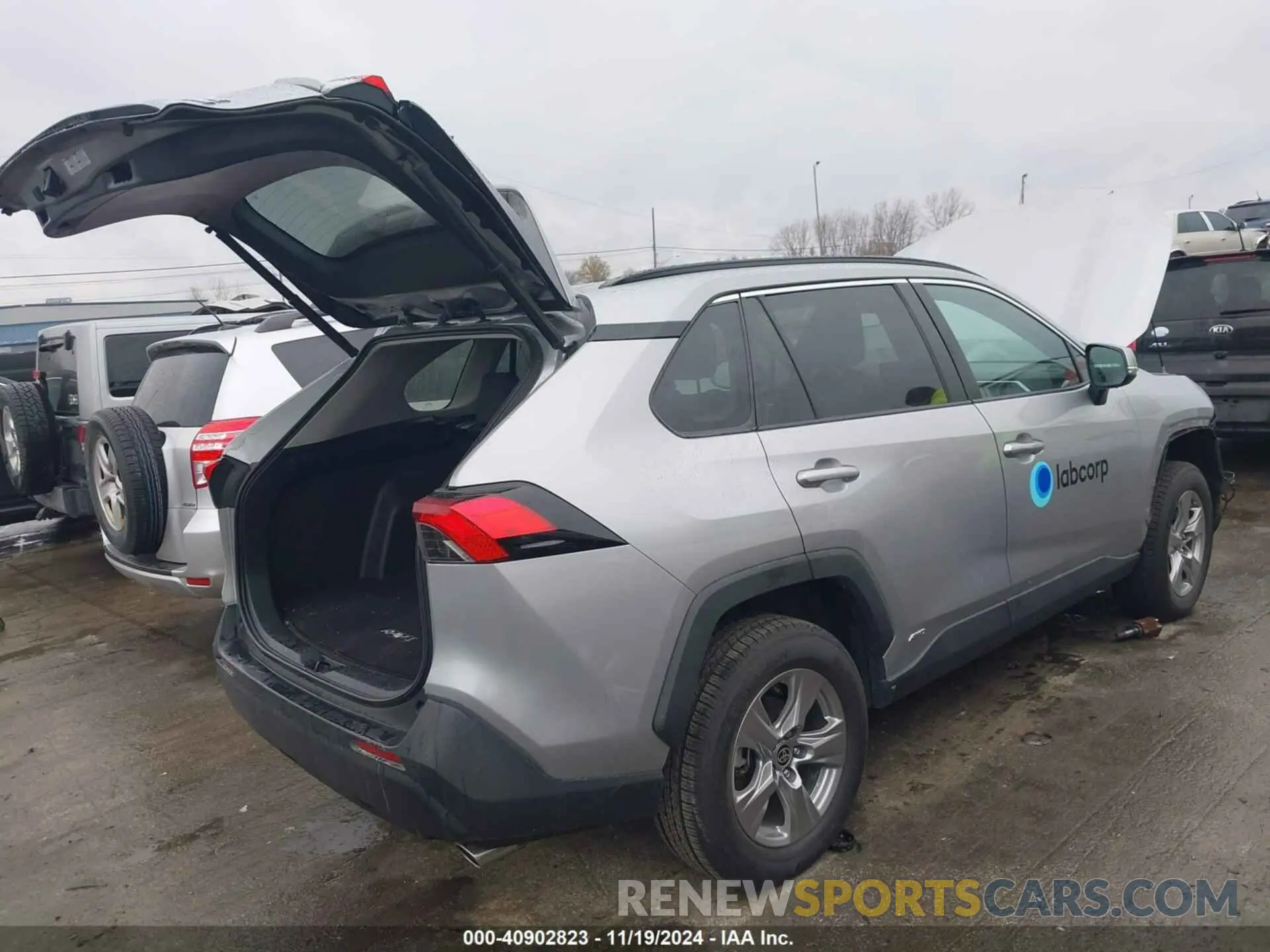 4 Photograph of a damaged car 2T3RWRFVXPW175844 TOYOTA RAV4 HYBRID 2023