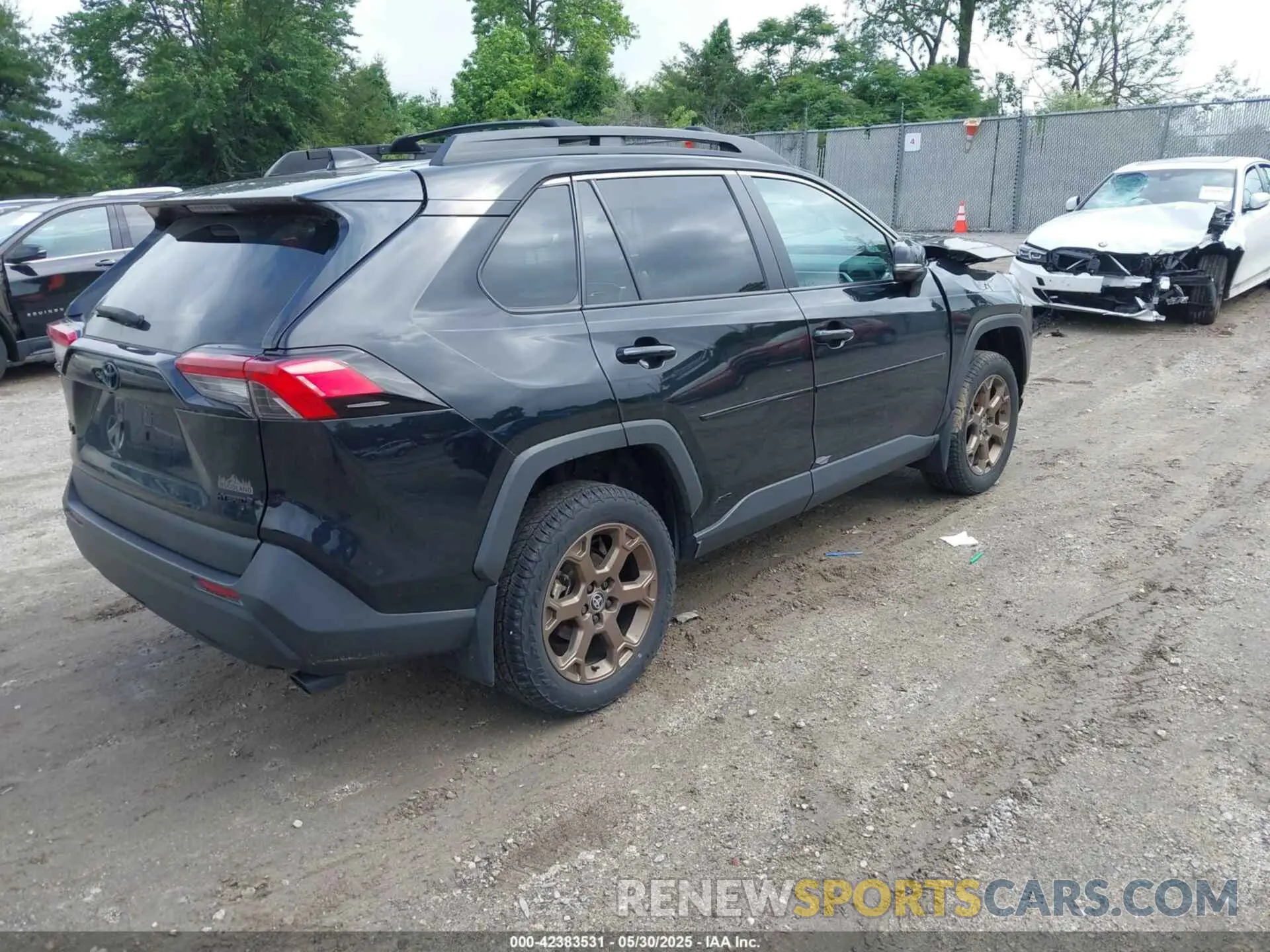4 Photograph of a damaged car 2T3UWRFV7PW163872 TOYOTA RAV4 HYBRID 2023