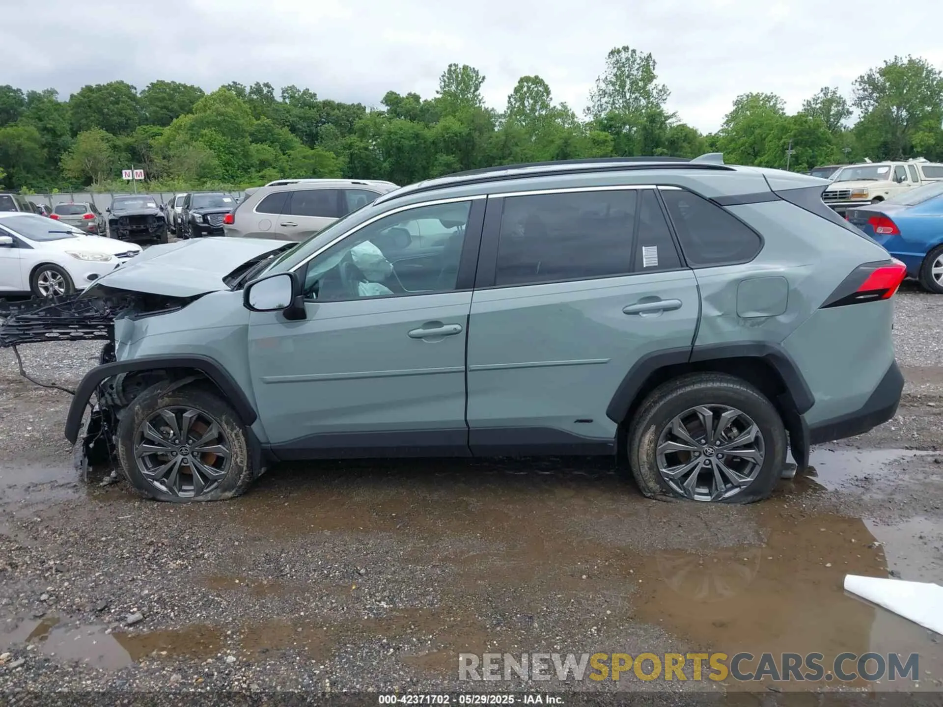 14 Photograph of a damaged car 4T3B6RFV1PU120135 TOYOTA RAV4 HYBRID 2023