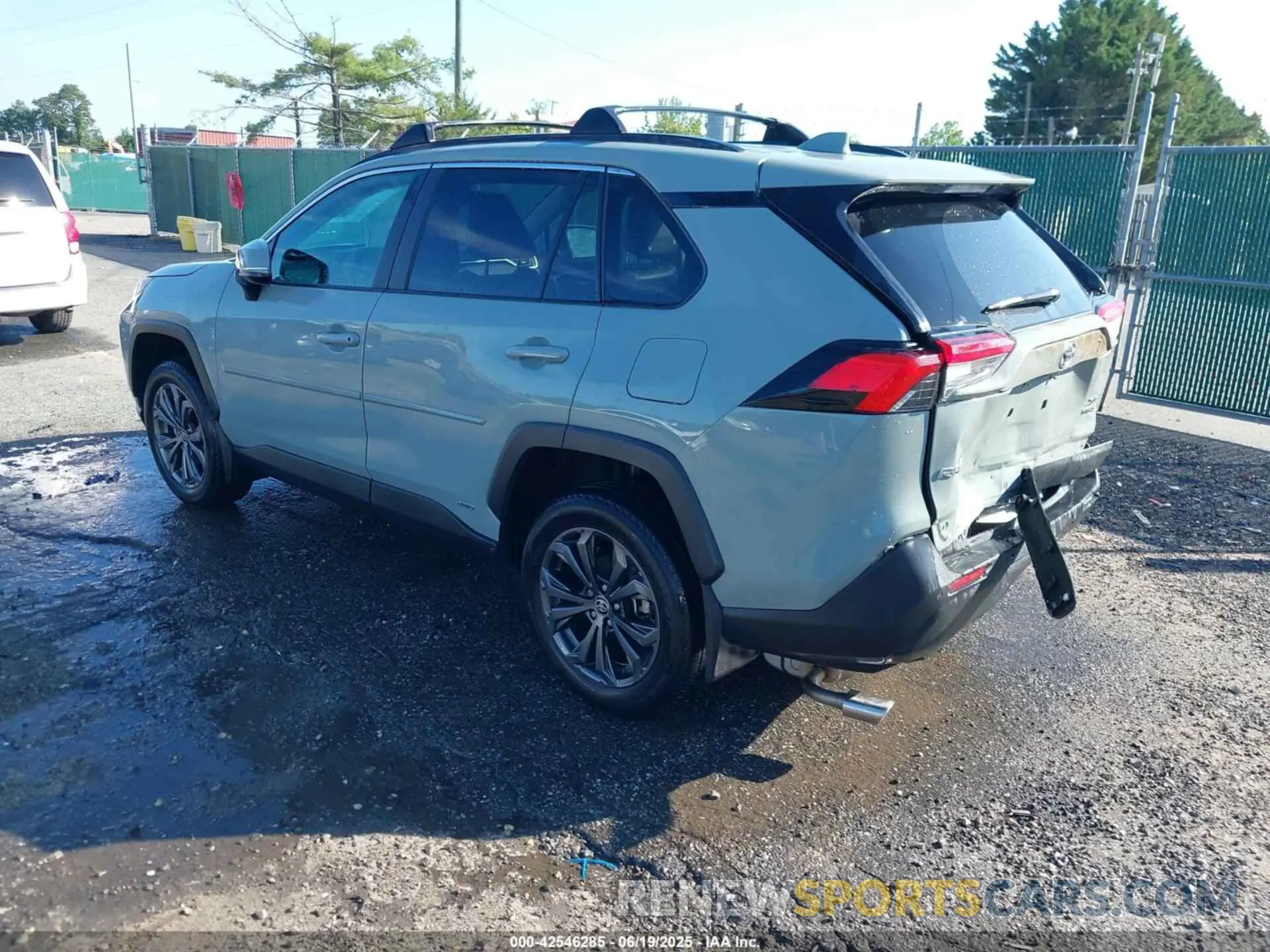 3 Photograph of a damaged car 4T3B6RFV2PU109578 TOYOTA RAV4 HYBRID 2023