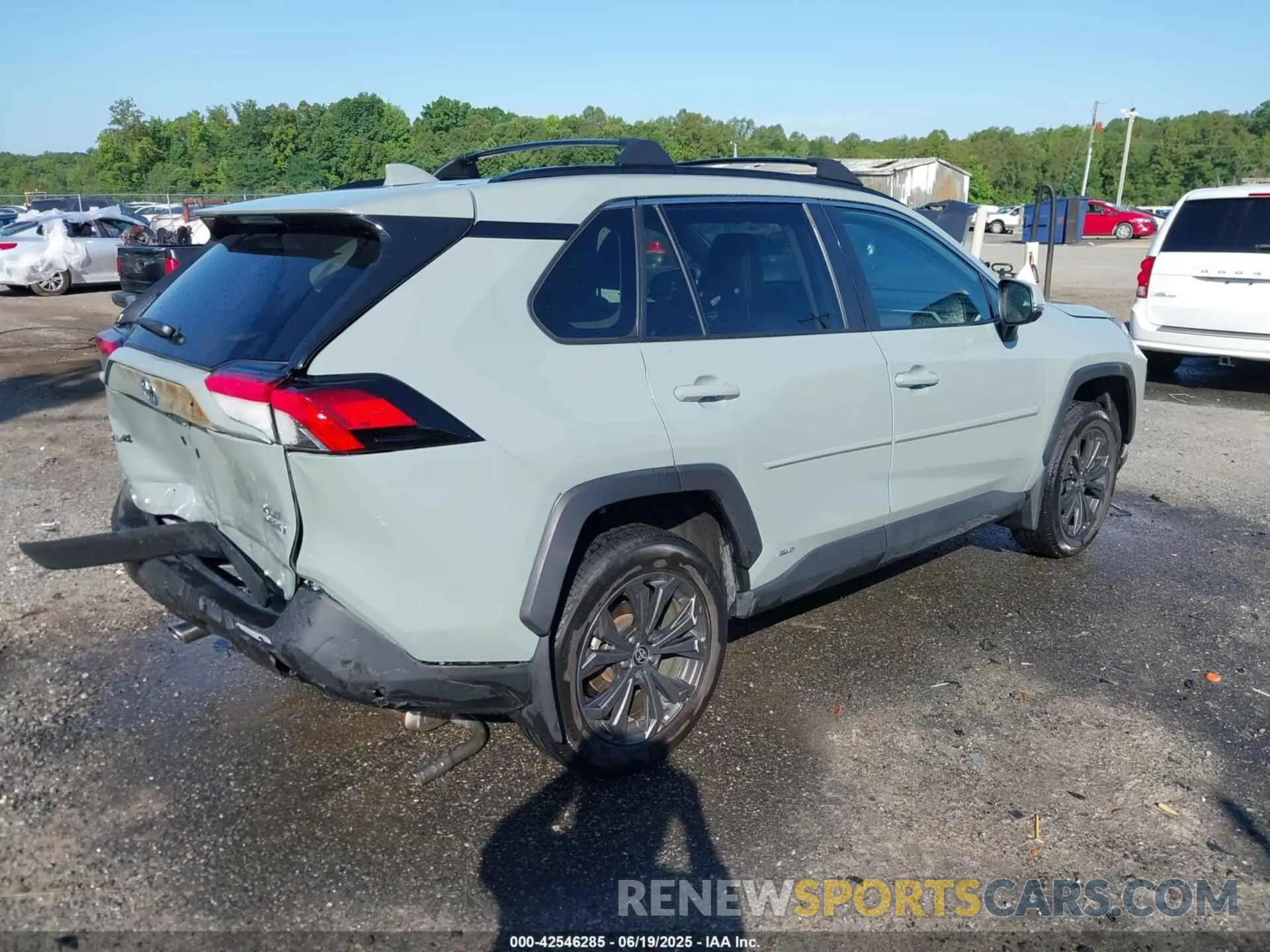 4 Photograph of a damaged car 4T3B6RFV2PU109578 TOYOTA RAV4 HYBRID 2023