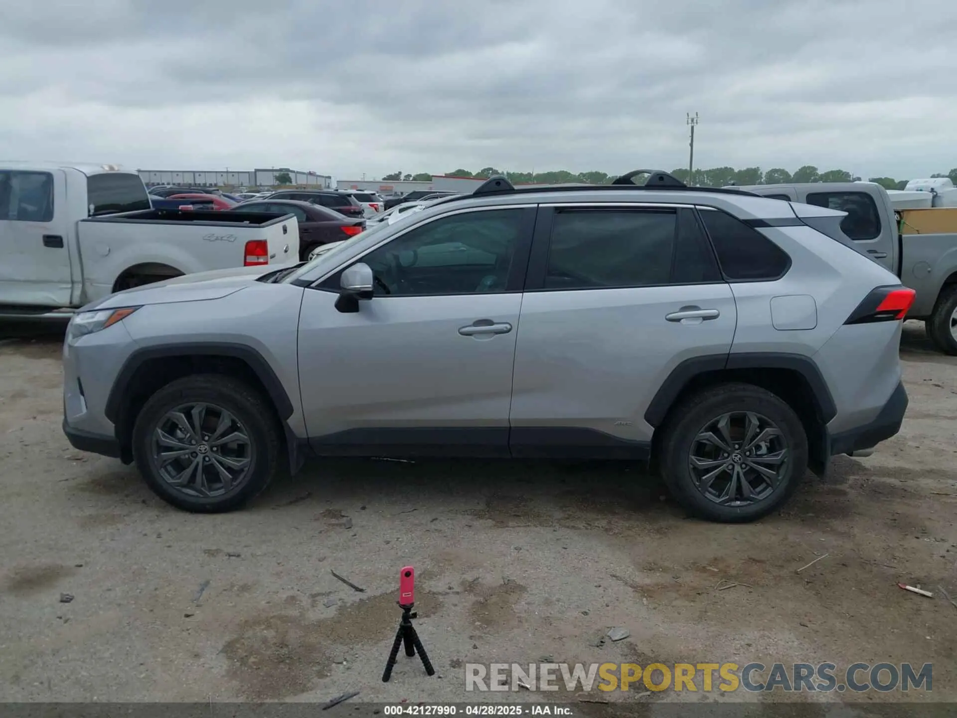 14 Photograph of a damaged car 4T3B6RFV2PU138031 TOYOTA RAV4 HYBRID 2023