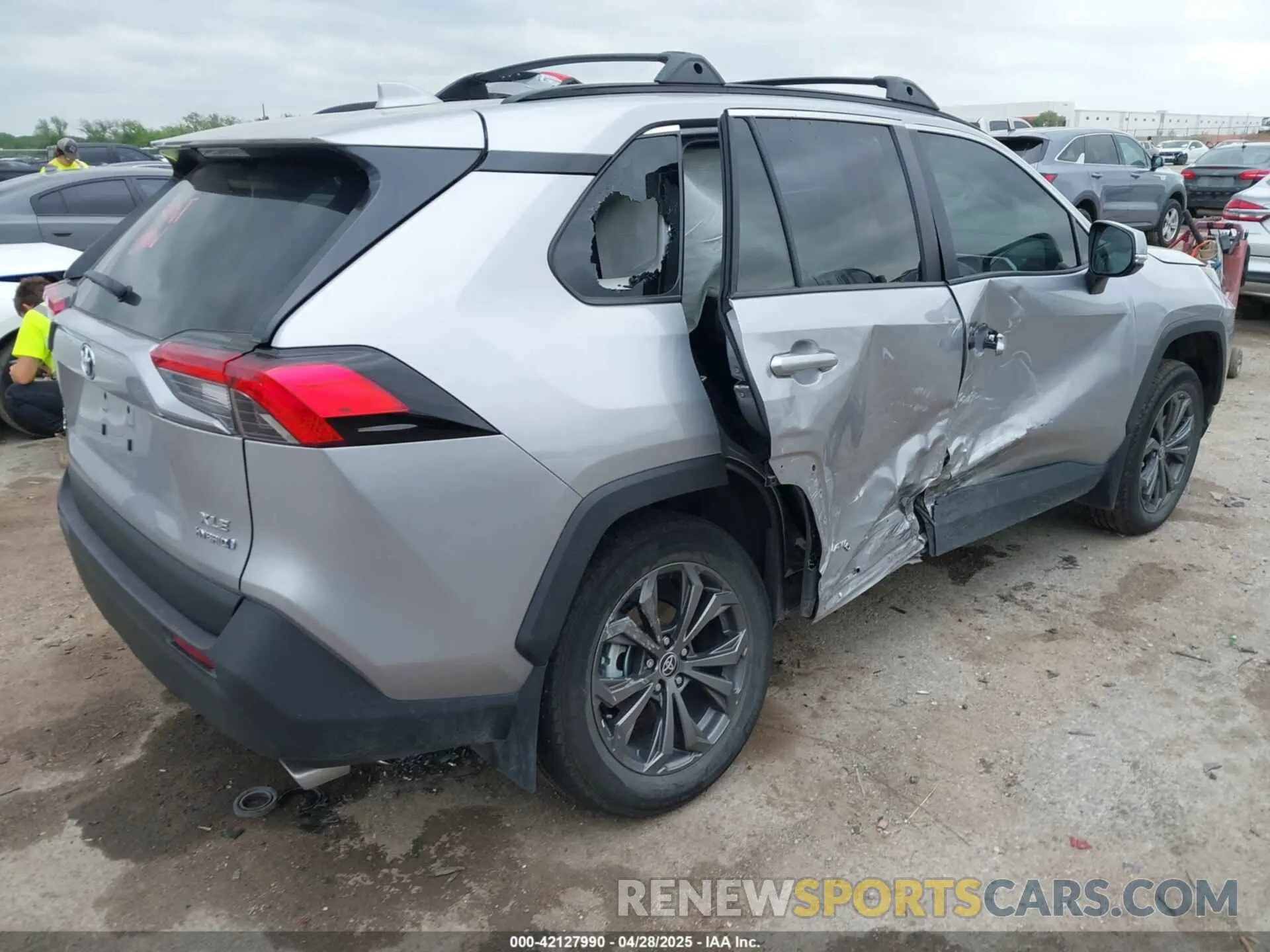 4 Photograph of a damaged car 4T3B6RFV2PU138031 TOYOTA RAV4 HYBRID 2023
