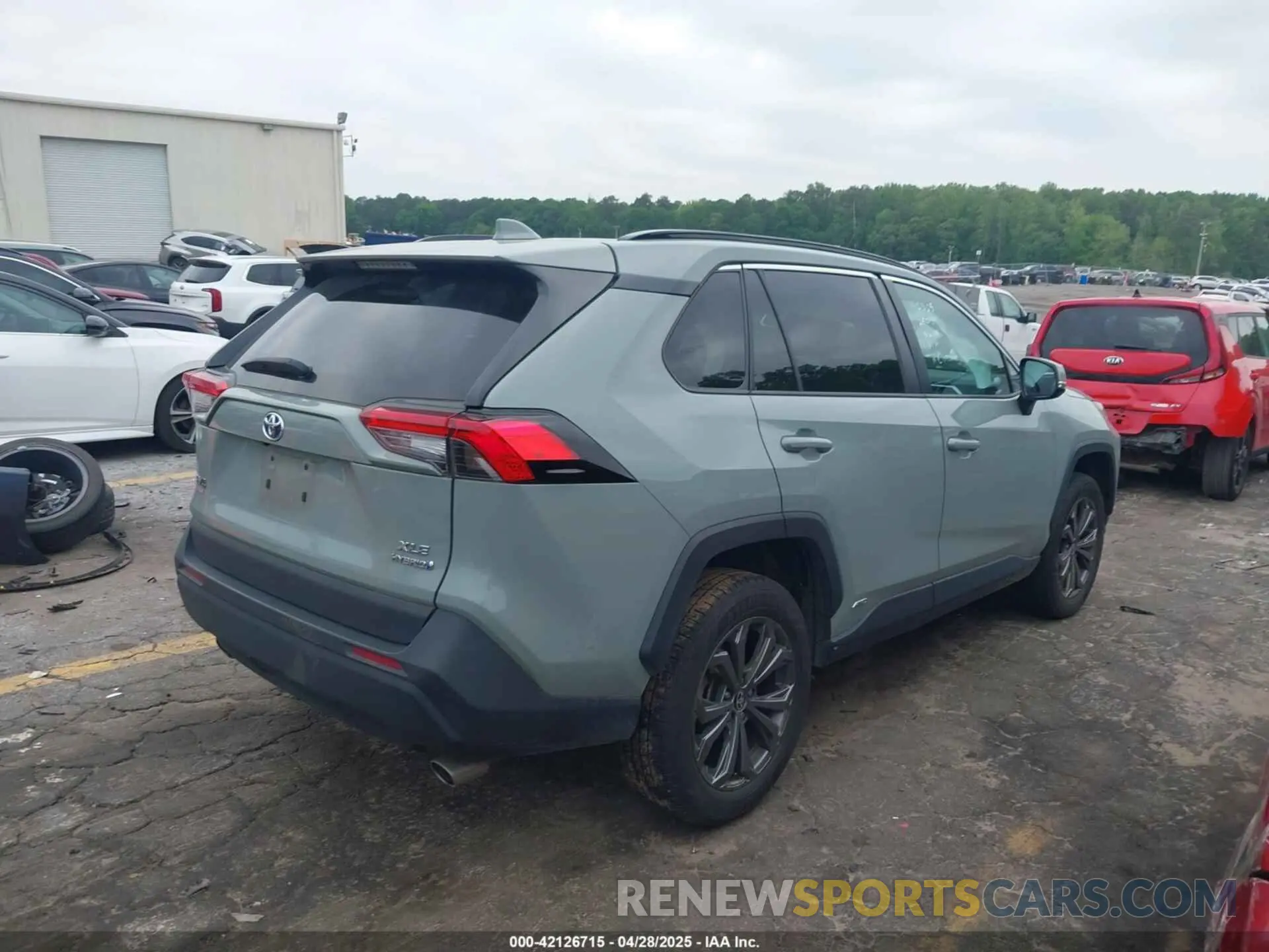 4 Photograph of a damaged car 4T3B6RFV3PU118600 TOYOTA RAV4 HYBRID 2023