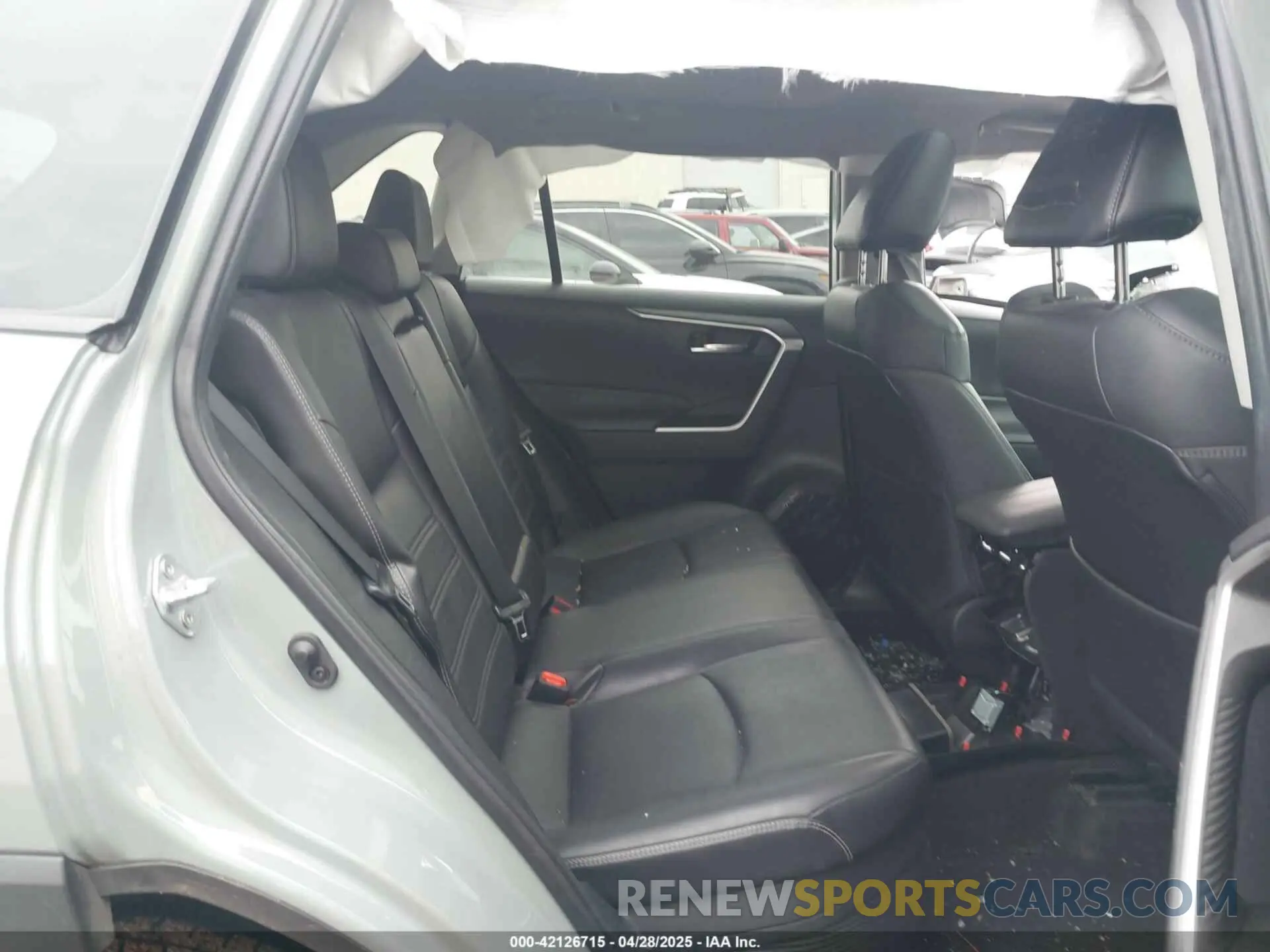 8 Photograph of a damaged car 4T3B6RFV3PU118600 TOYOTA RAV4 HYBRID 2023