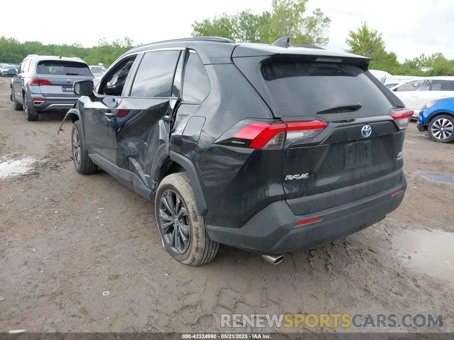 3 Photograph of a damaged car 4T3B6RFV6PU126643 TOYOTA RAV4 HYBRID 2023