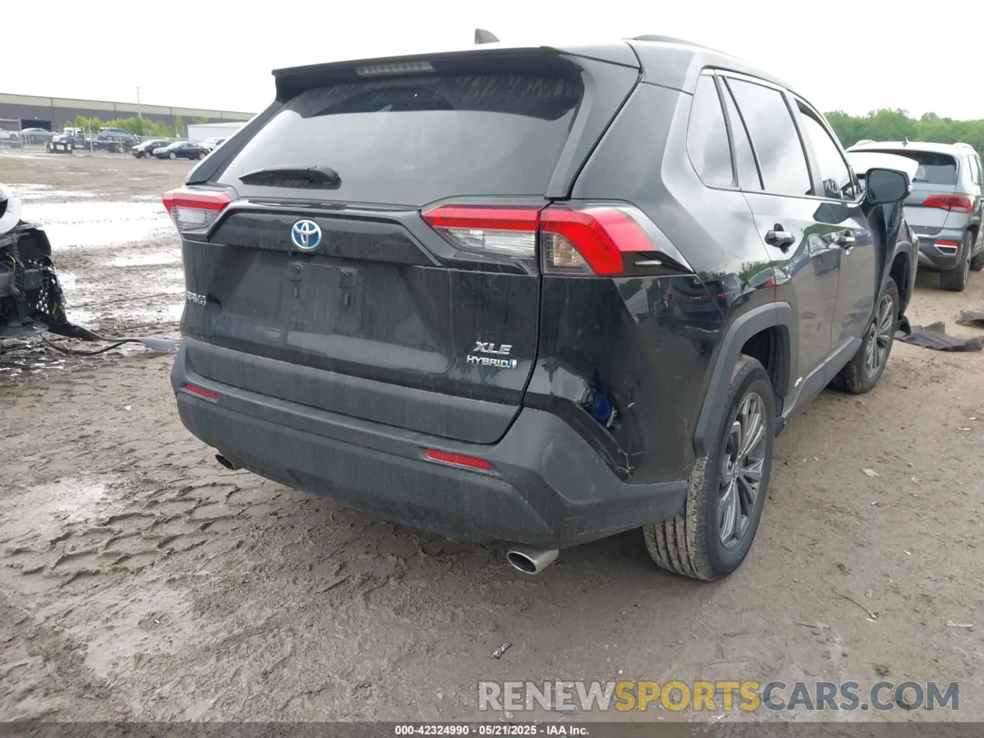 4 Photograph of a damaged car 4T3B6RFV6PU126643 TOYOTA RAV4 HYBRID 2023