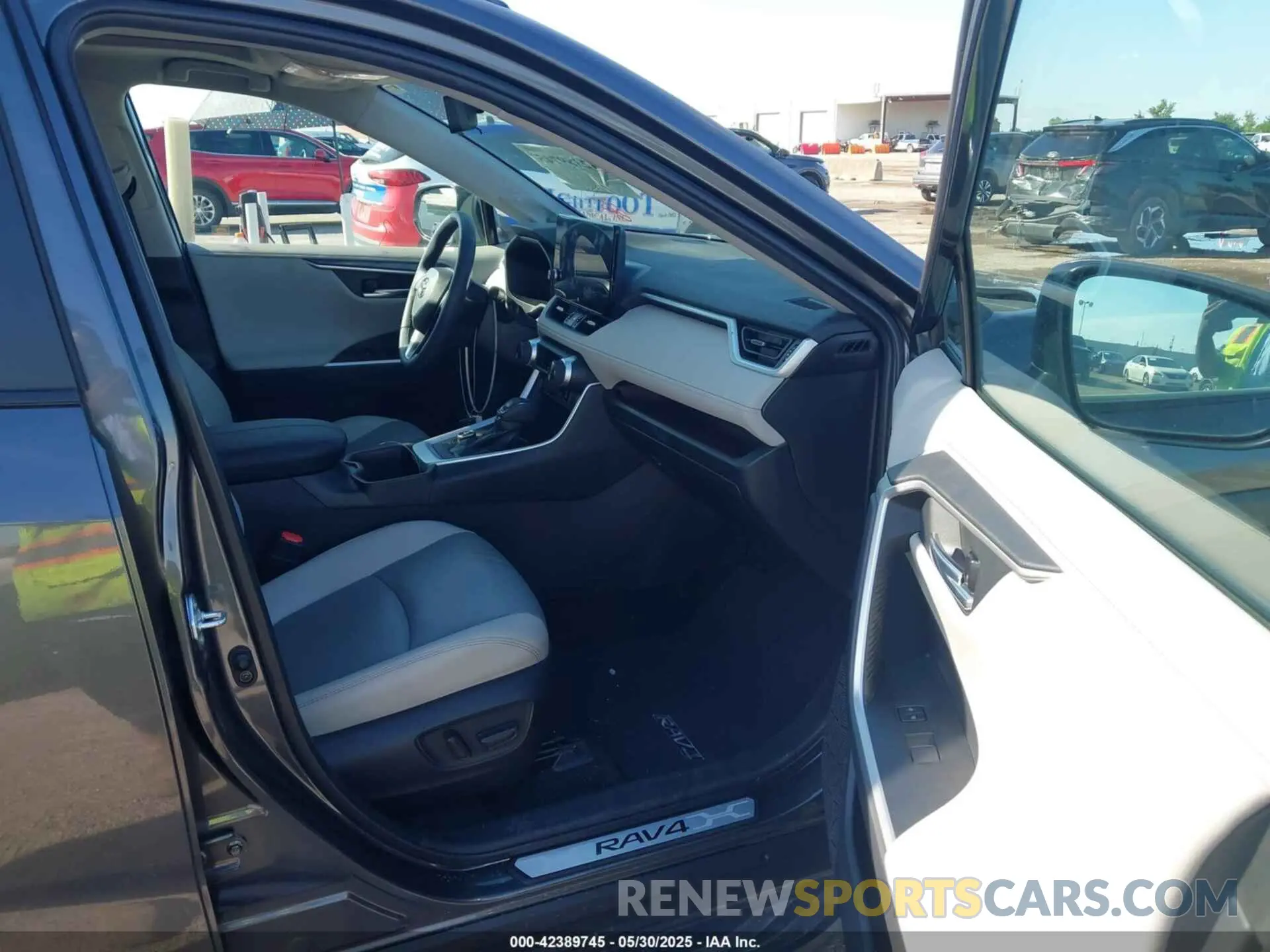 5 Photograph of a damaged car 4T3D6RFV1PU107670 TOYOTA RAV4 HYBRID 2023