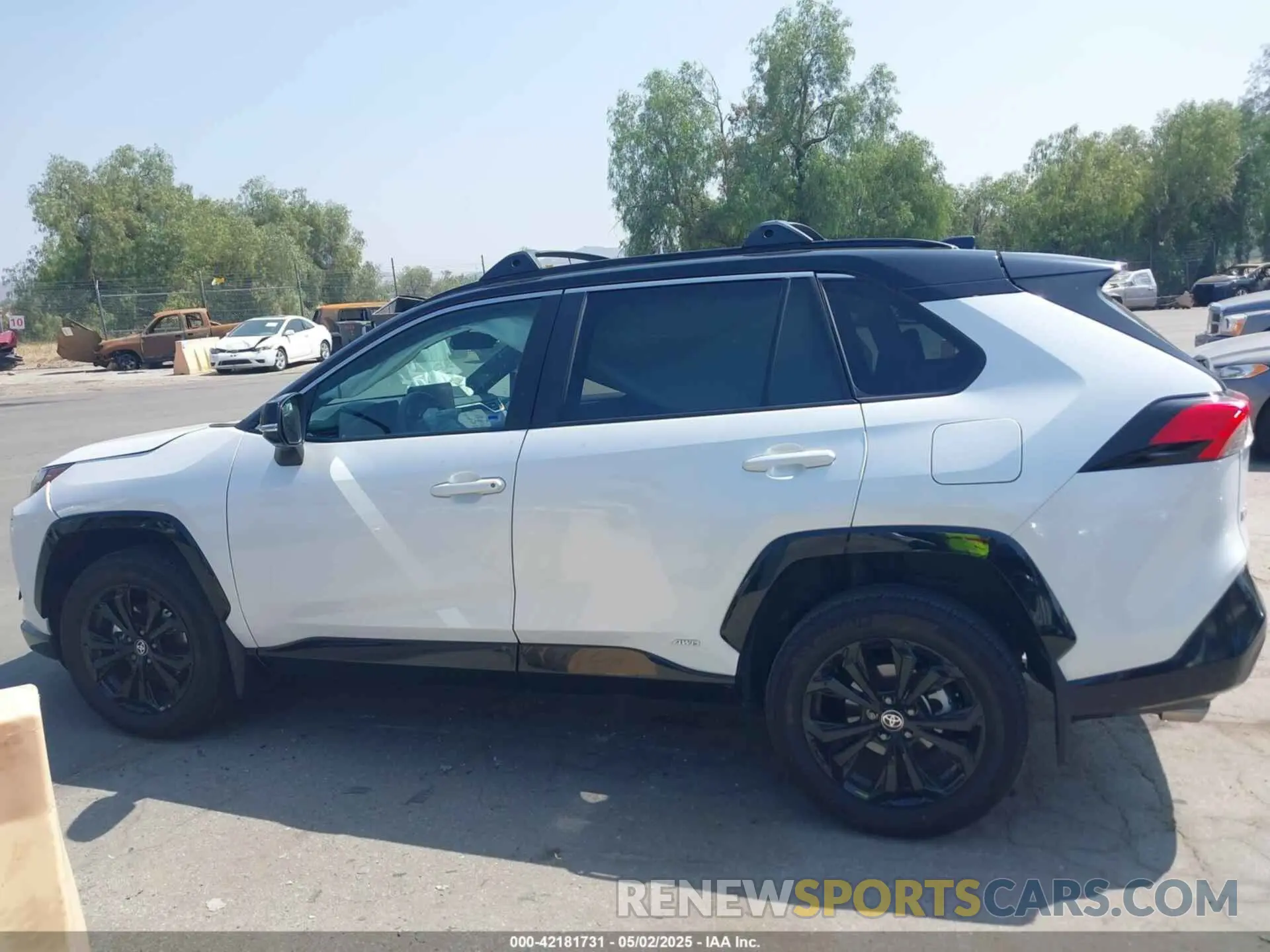 14 Photograph of a damaged car 4T3E6RFV0PU138218 TOYOTA RAV4 HYBRID 2023