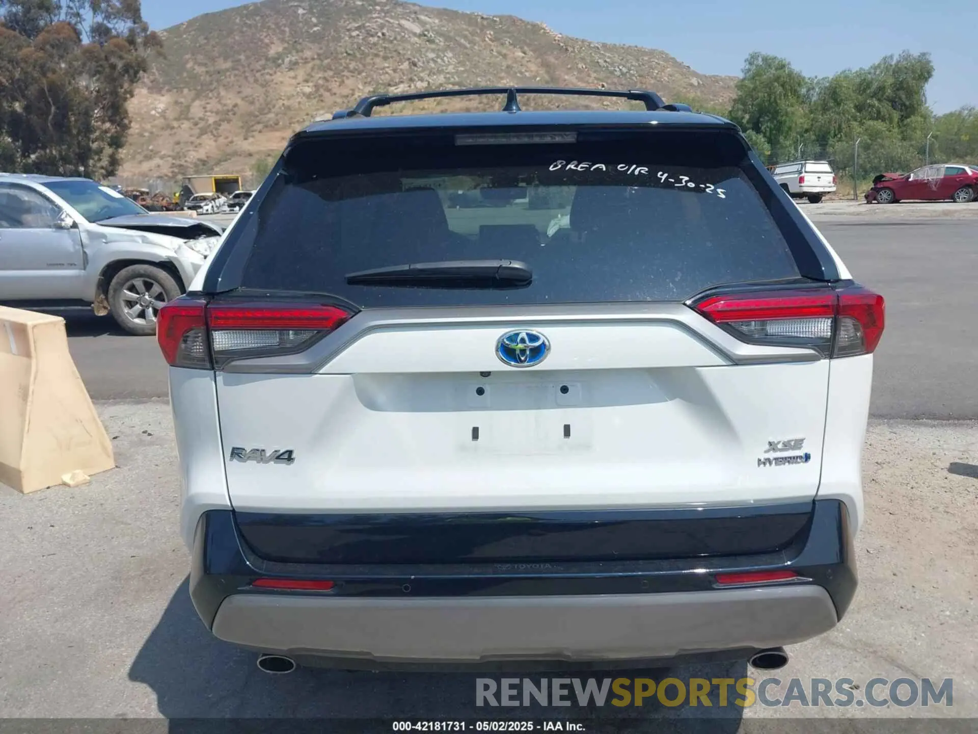 16 Photograph of a damaged car 4T3E6RFV0PU138218 TOYOTA RAV4 HYBRID 2023