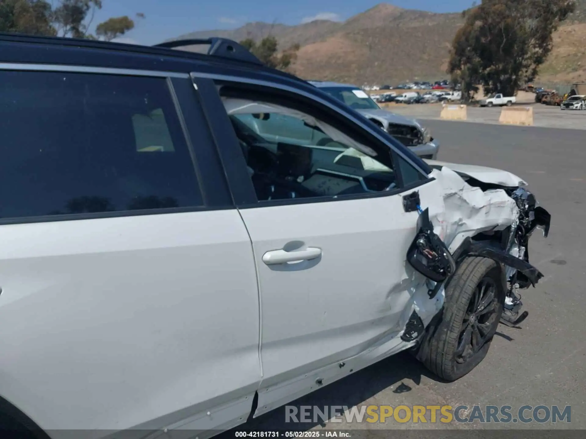 18 Photograph of a damaged car 4T3E6RFV0PU138218 TOYOTA RAV4 HYBRID 2023