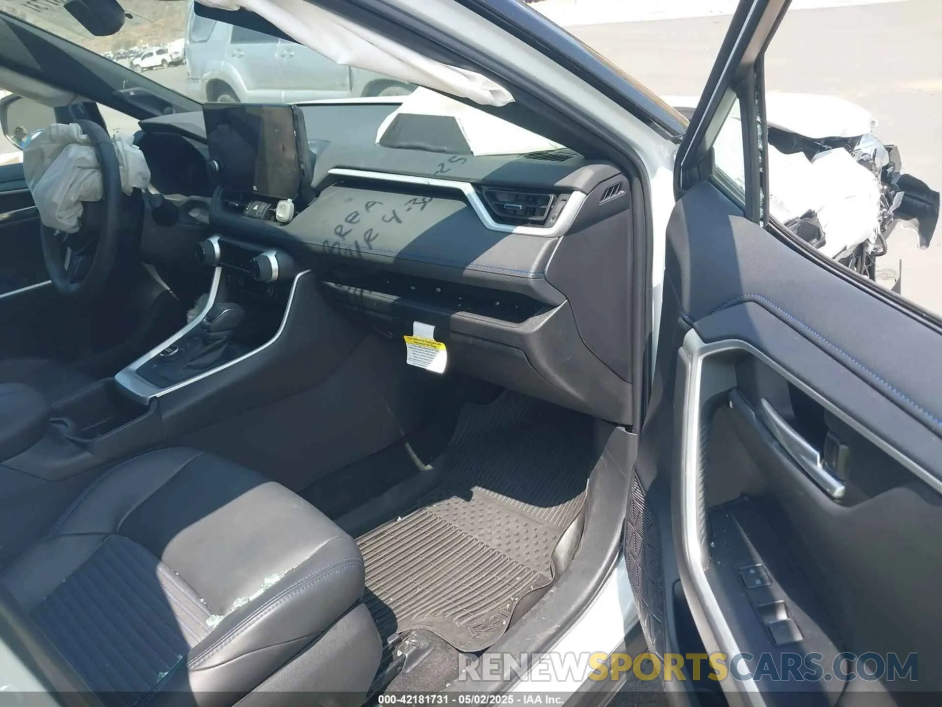 5 Photograph of a damaged car 4T3E6RFV0PU138218 TOYOTA RAV4 HYBRID 2023