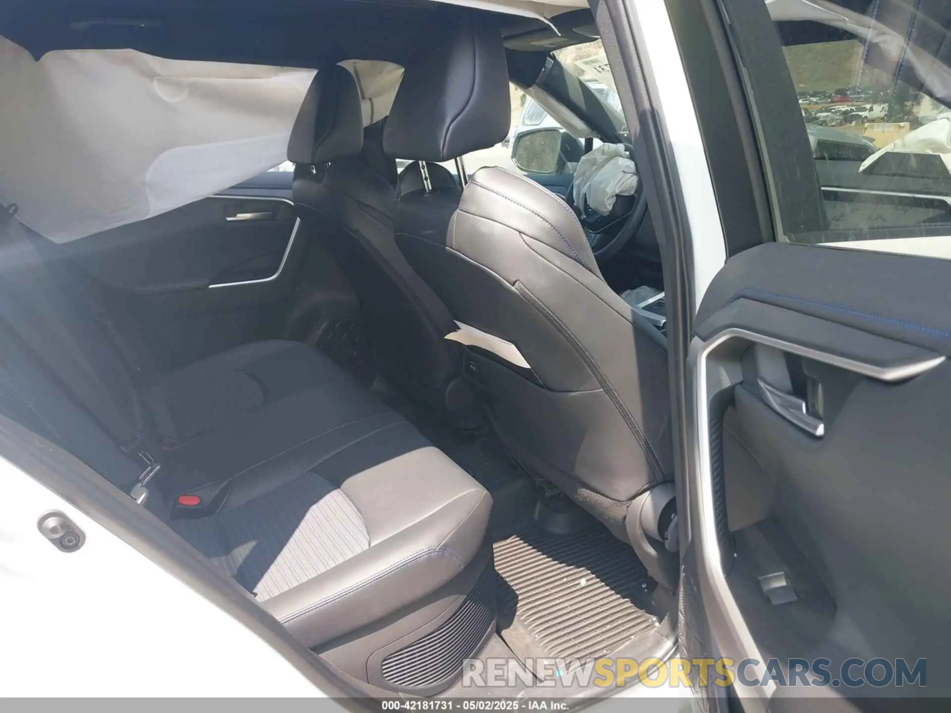 8 Photograph of a damaged car 4T3E6RFV0PU138218 TOYOTA RAV4 HYBRID 2023