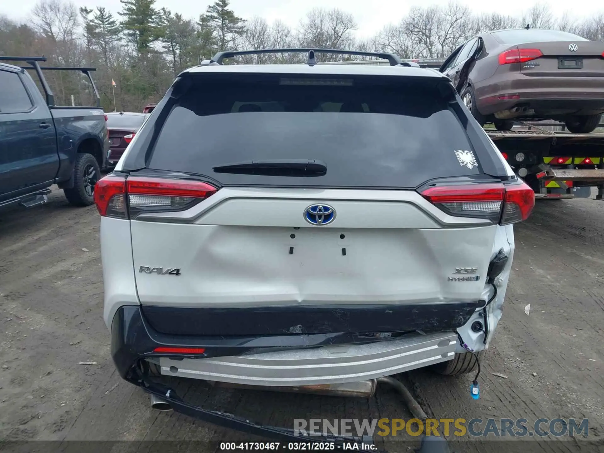 17 Photograph of a damaged car 4T3E6RFV3PU129786 TOYOTA RAV4 HYBRID 2023