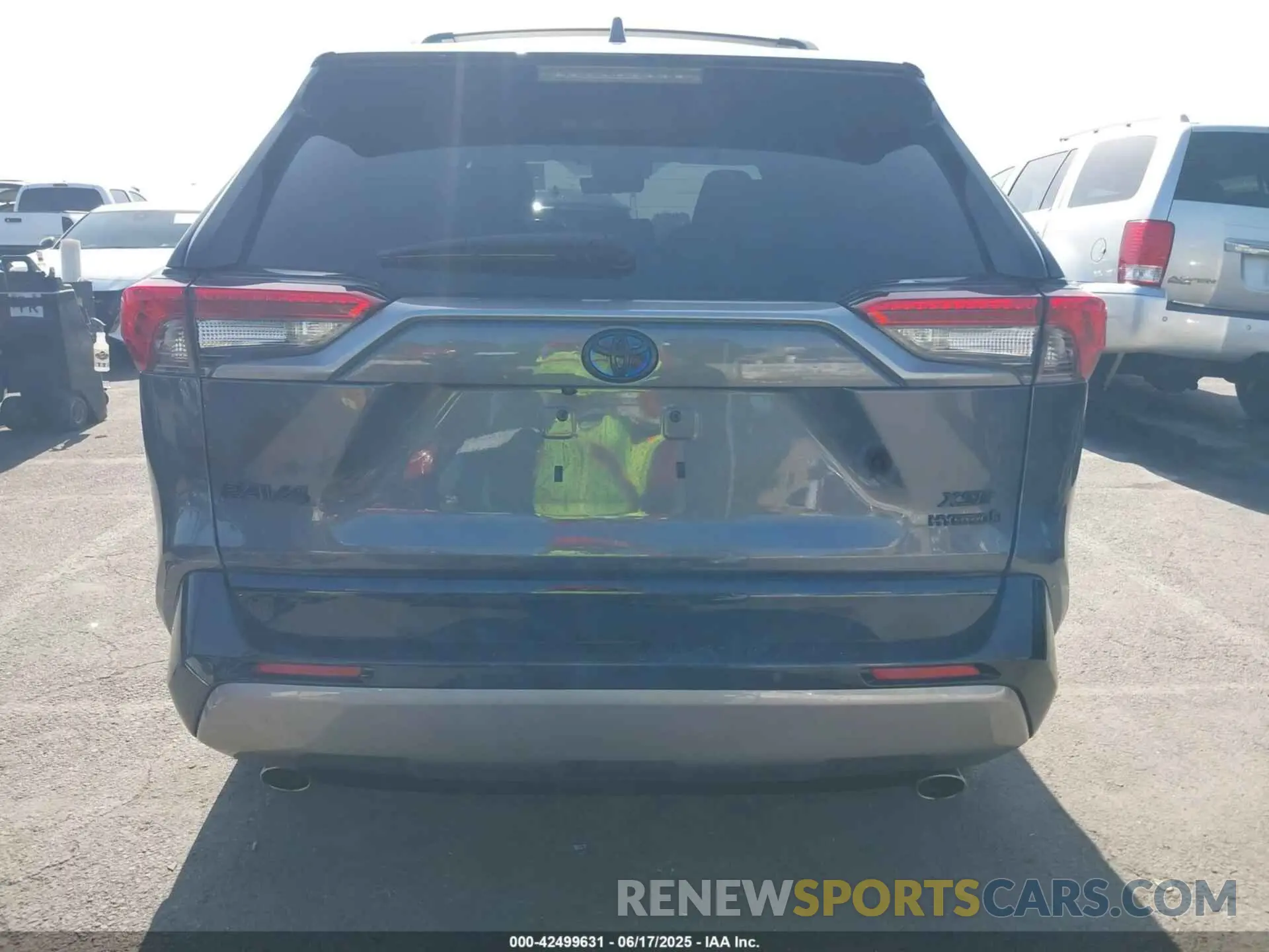 17 Photograph of a damaged car 4T3E6RFV6PU120175 TOYOTA RAV4 HYBRID 2023