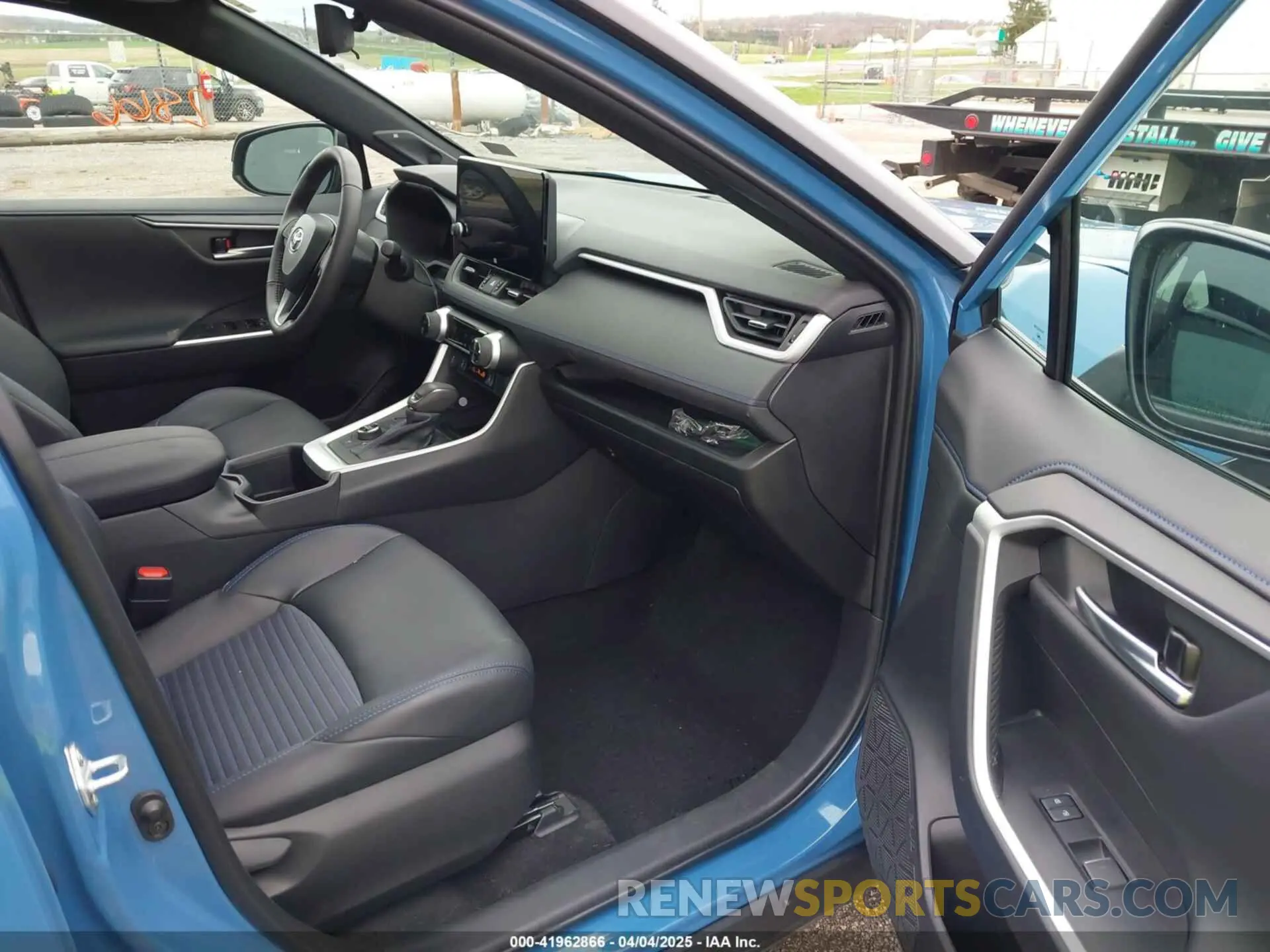 5 Photograph of a damaged car 4T3E6RFV7PU128463 TOYOTA RAV4 HYBRID 2023