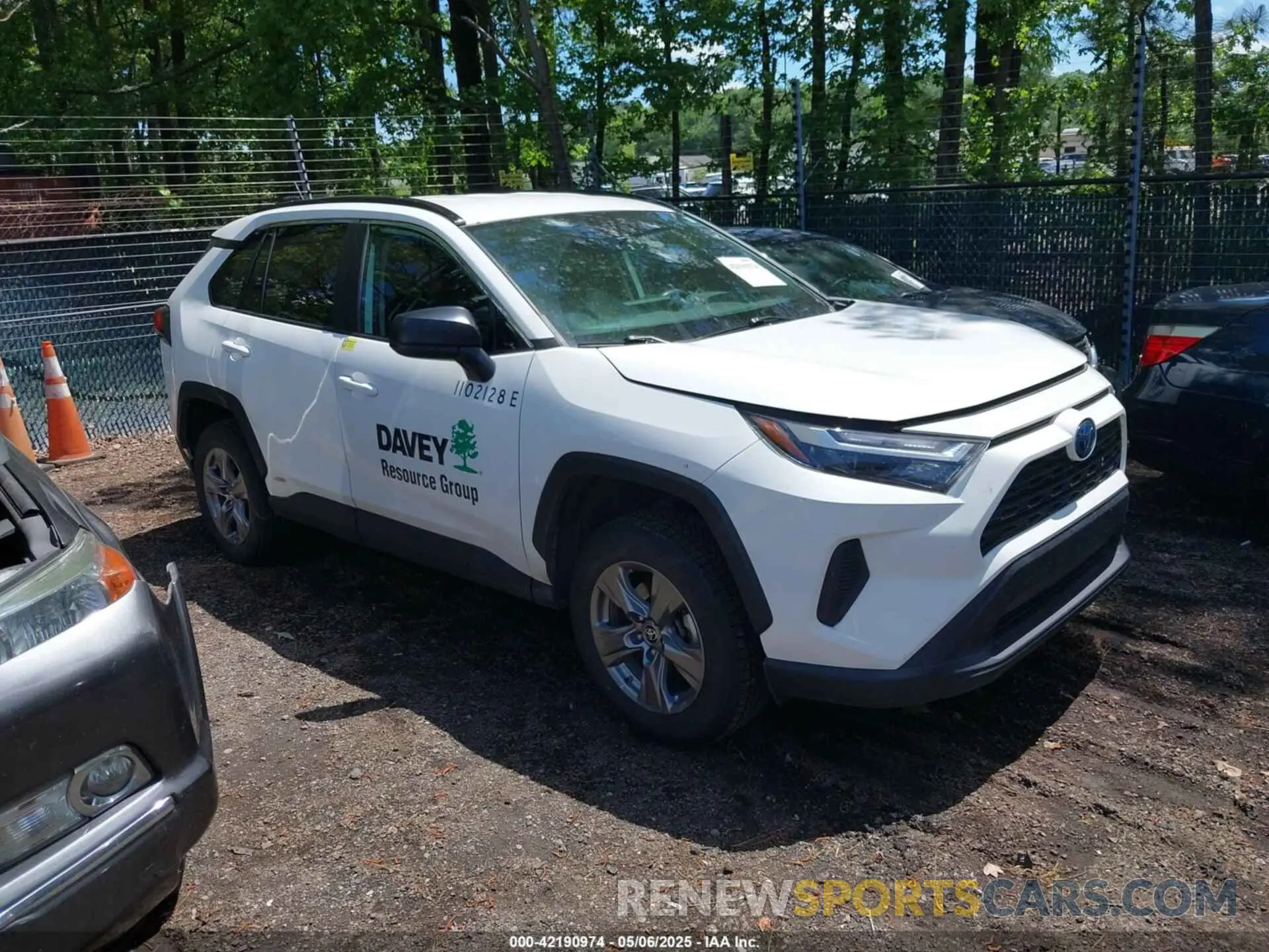 1 Photograph of a damaged car 4T3LWRFV6PU087654 TOYOTA RAV4 HYBRID 2023