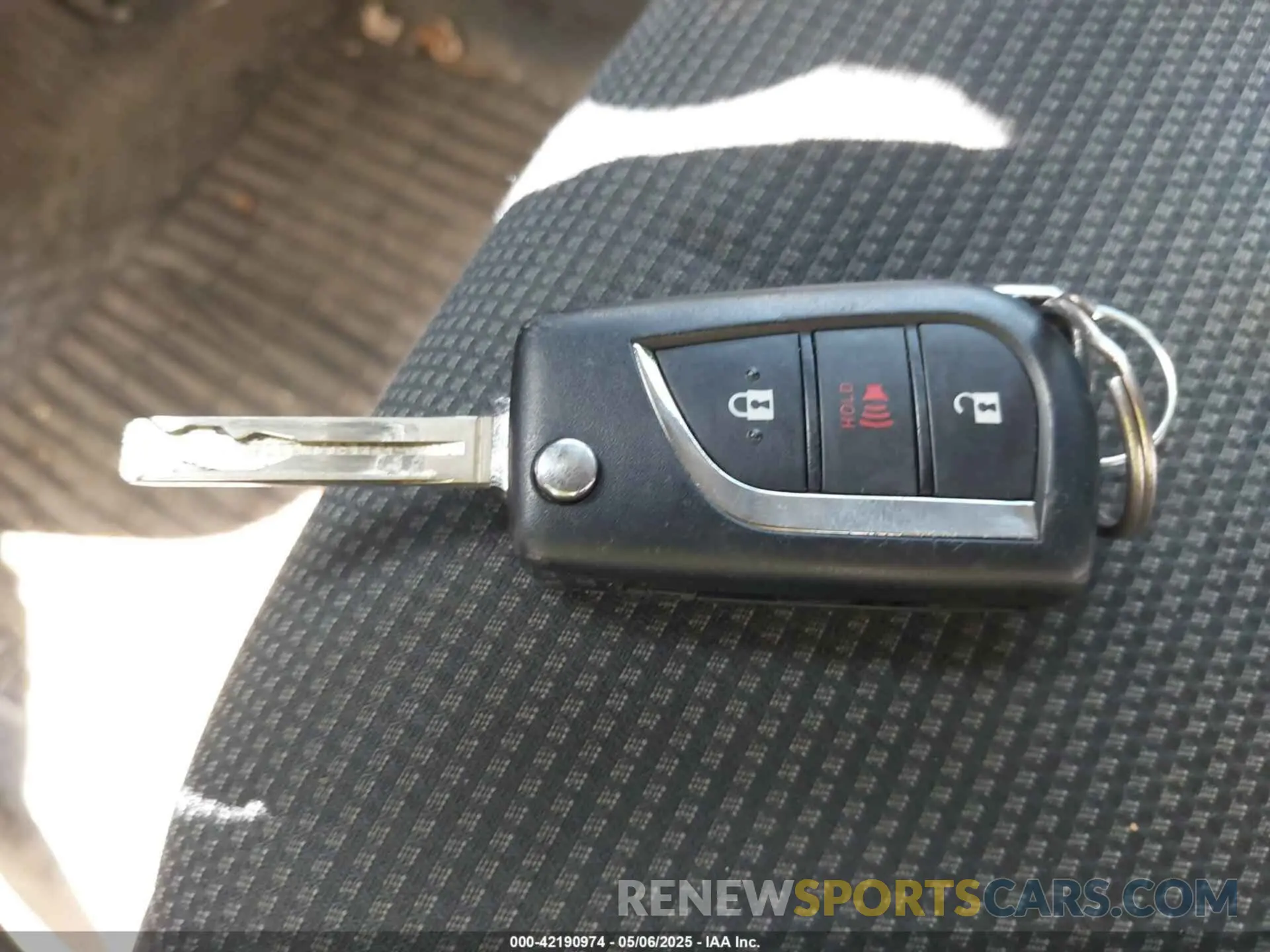11 Photograph of a damaged car 4T3LWRFV6PU087654 TOYOTA RAV4 HYBRID 2023