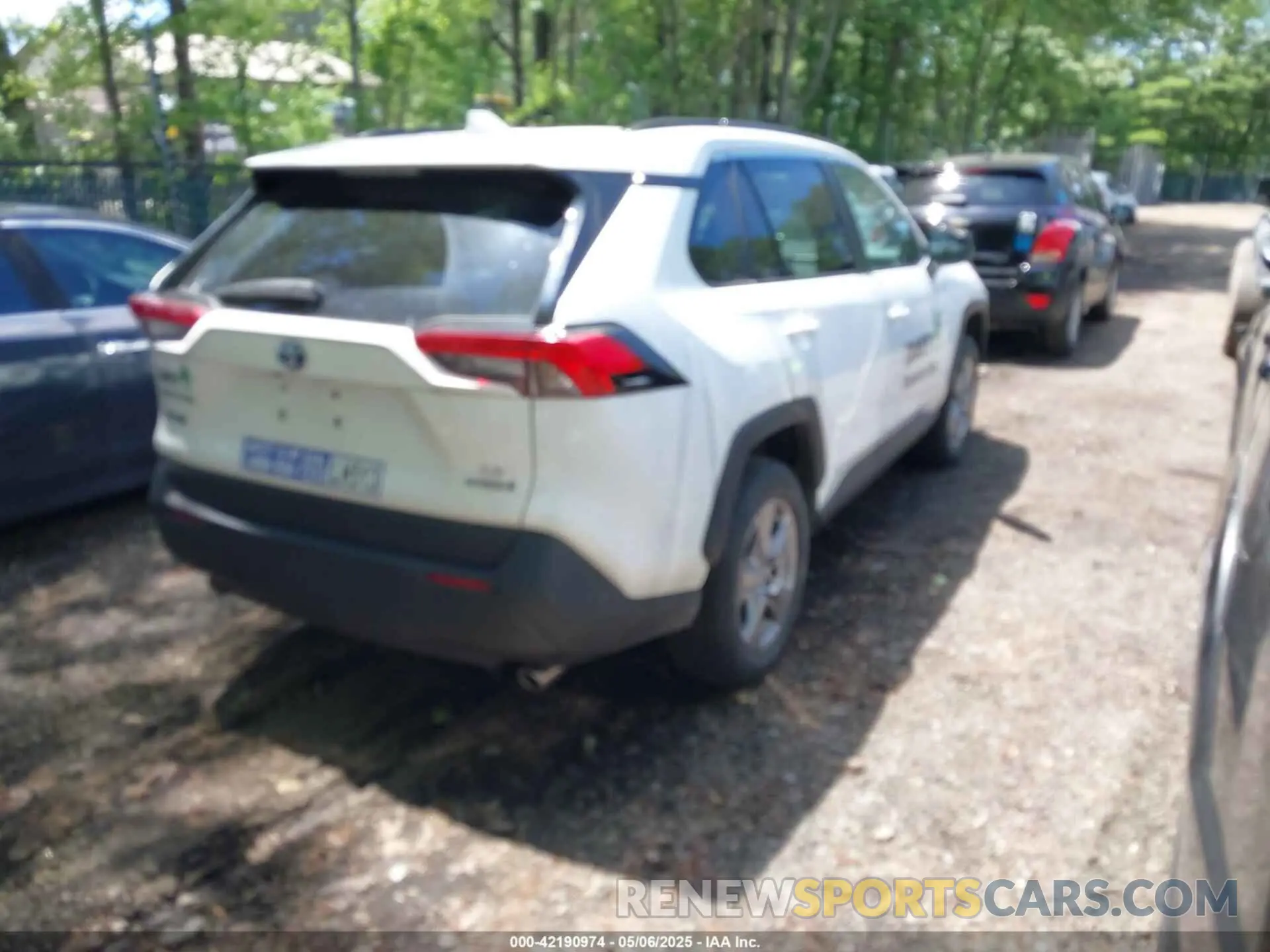 4 Photograph of a damaged car 4T3LWRFV6PU087654 TOYOTA RAV4 HYBRID 2023