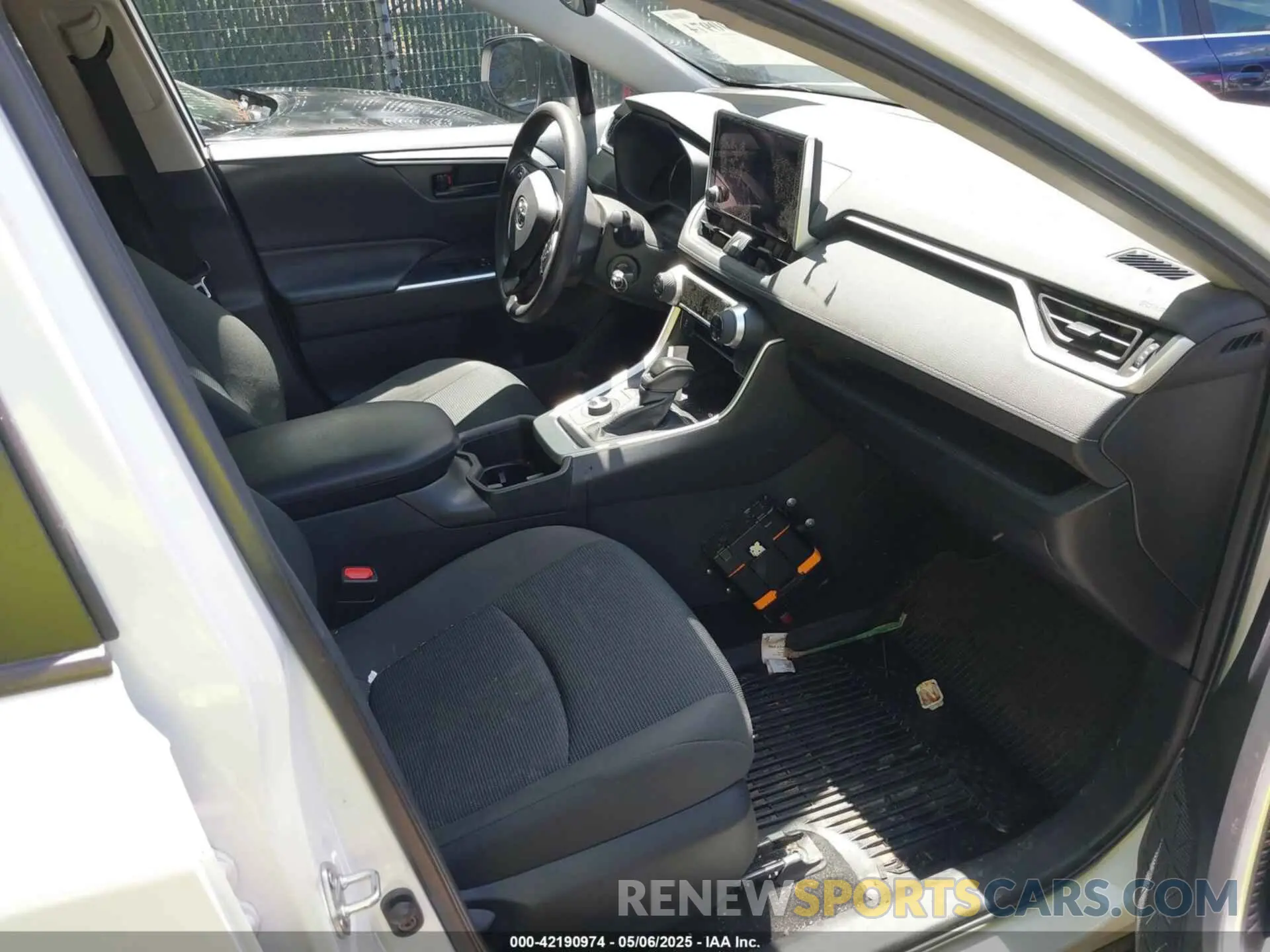 5 Photograph of a damaged car 4T3LWRFV6PU087654 TOYOTA RAV4 HYBRID 2023
