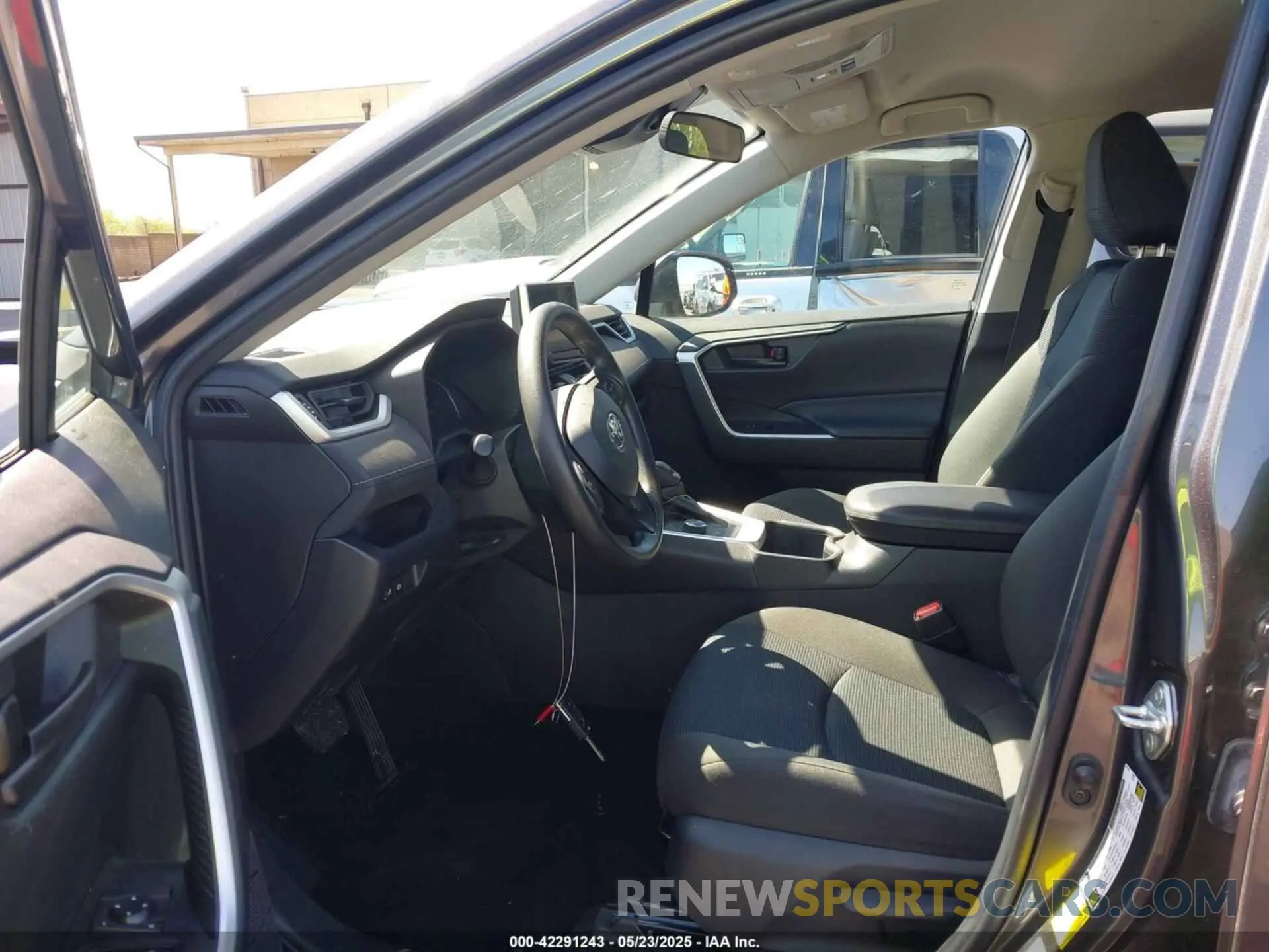 5 Photograph of a damaged car 4T3LWRFV8PU096260 TOYOTA RAV4 HYBRID 2023
