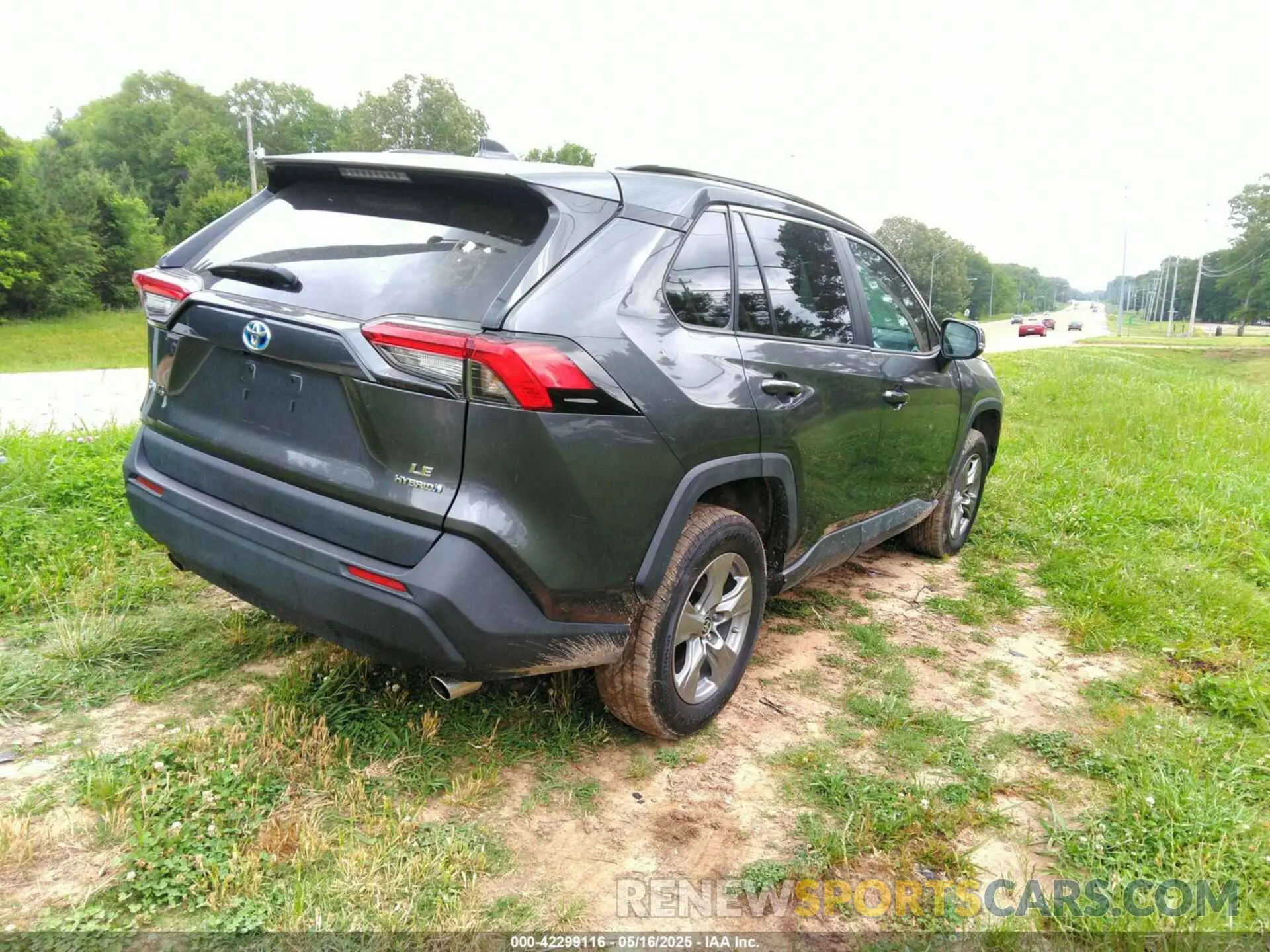 4 Photograph of a damaged car 4T3MWRFV4PU090900 TOYOTA RAV4 HYBRID 2023