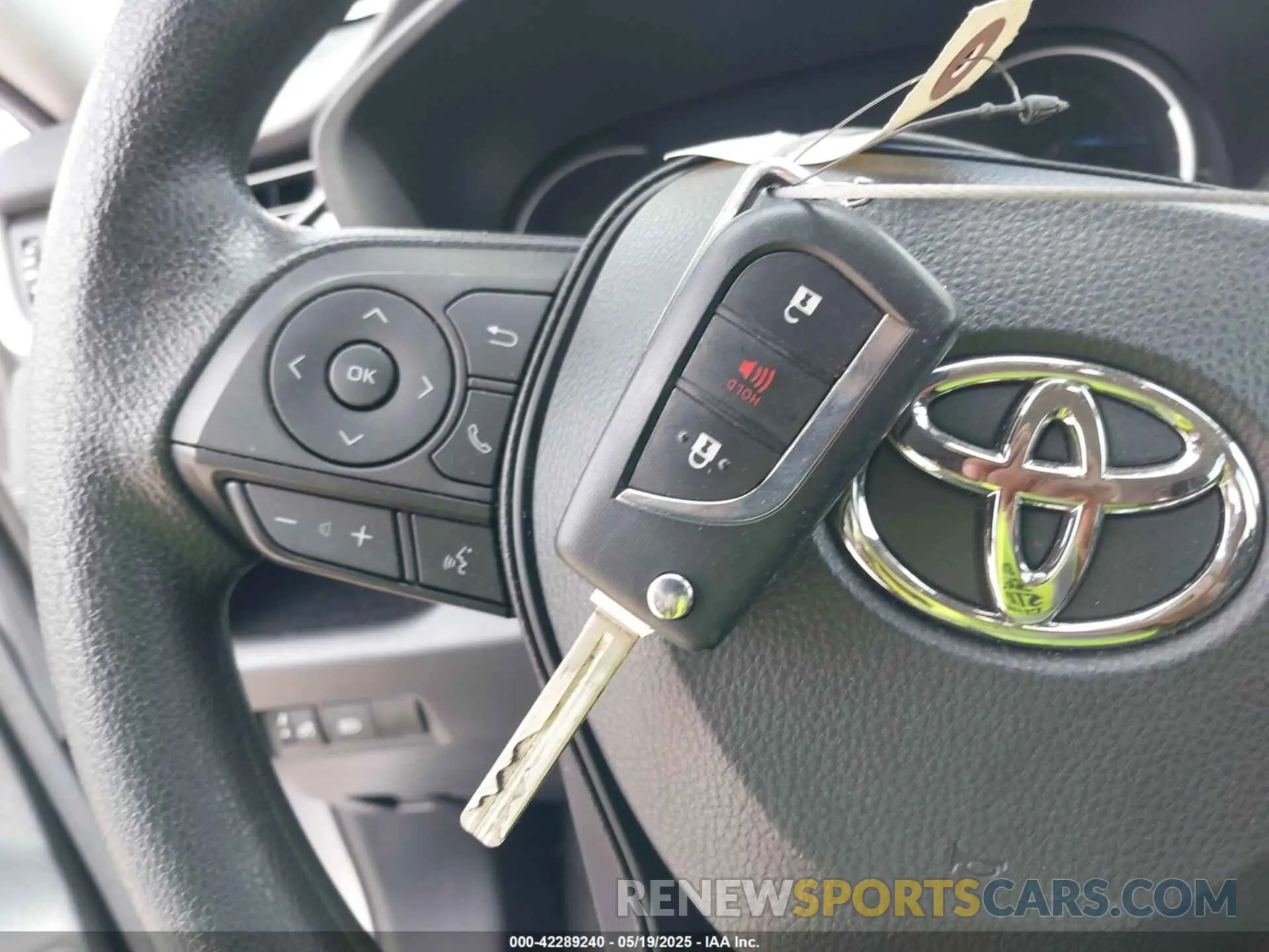 11 Photograph of a damaged car 4T3MWRFV8PU094433 TOYOTA RAV4 HYBRID 2023