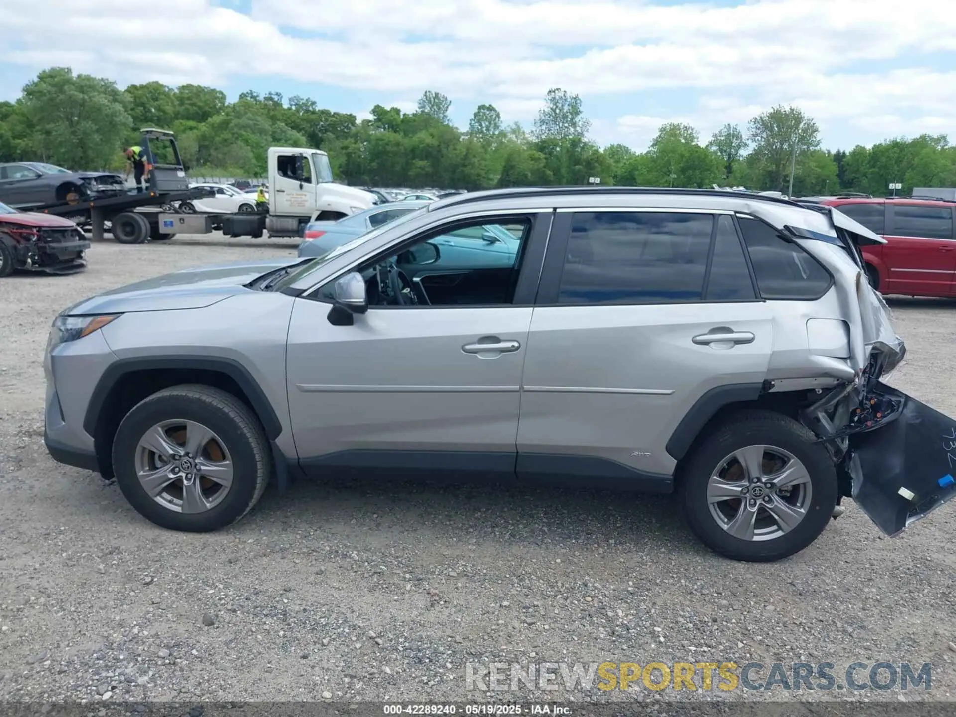 14 Photograph of a damaged car 4T3MWRFV8PU094433 TOYOTA RAV4 HYBRID 2023