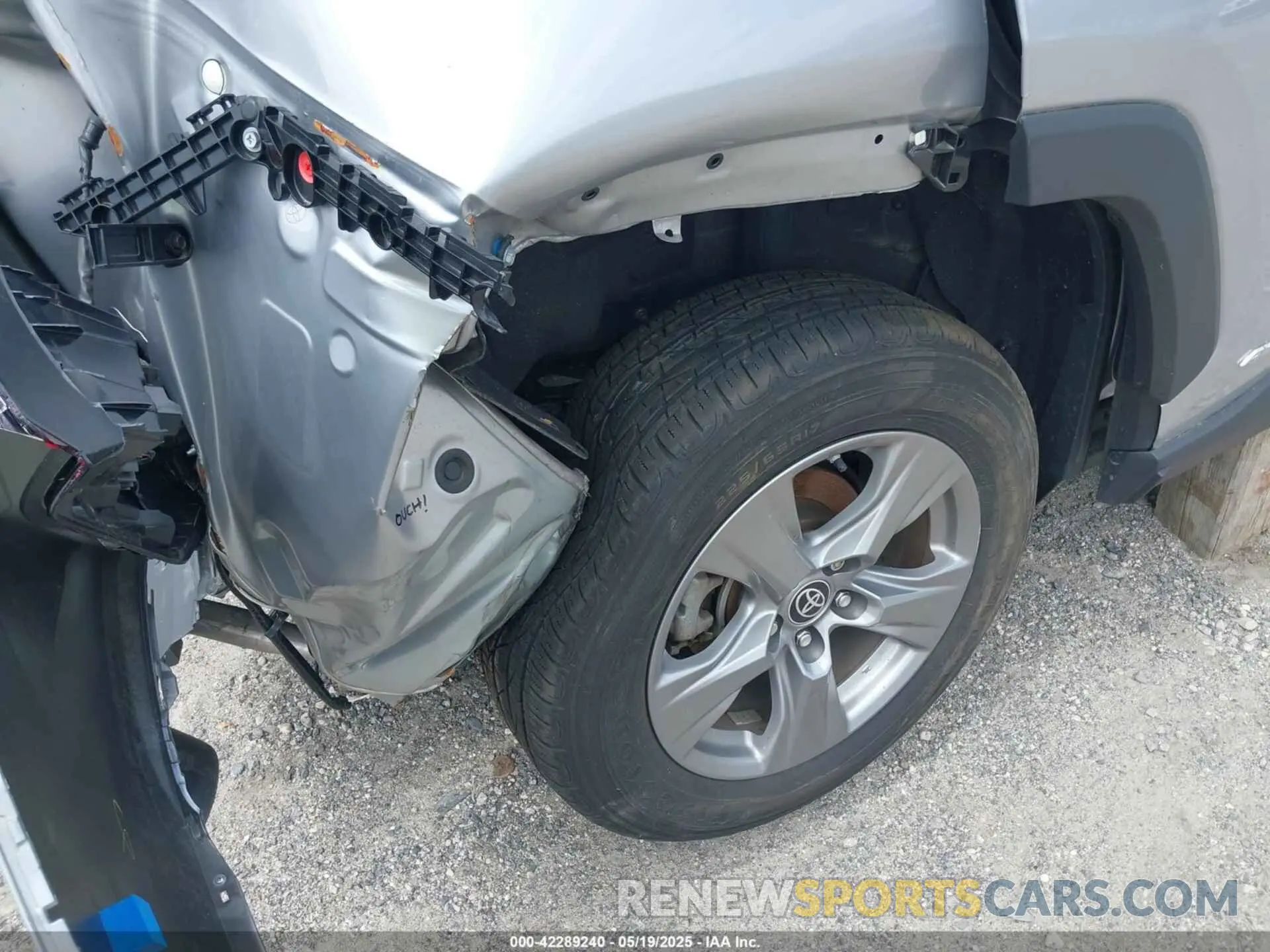 18 Photograph of a damaged car 4T3MWRFV8PU094433 TOYOTA RAV4 HYBRID 2023