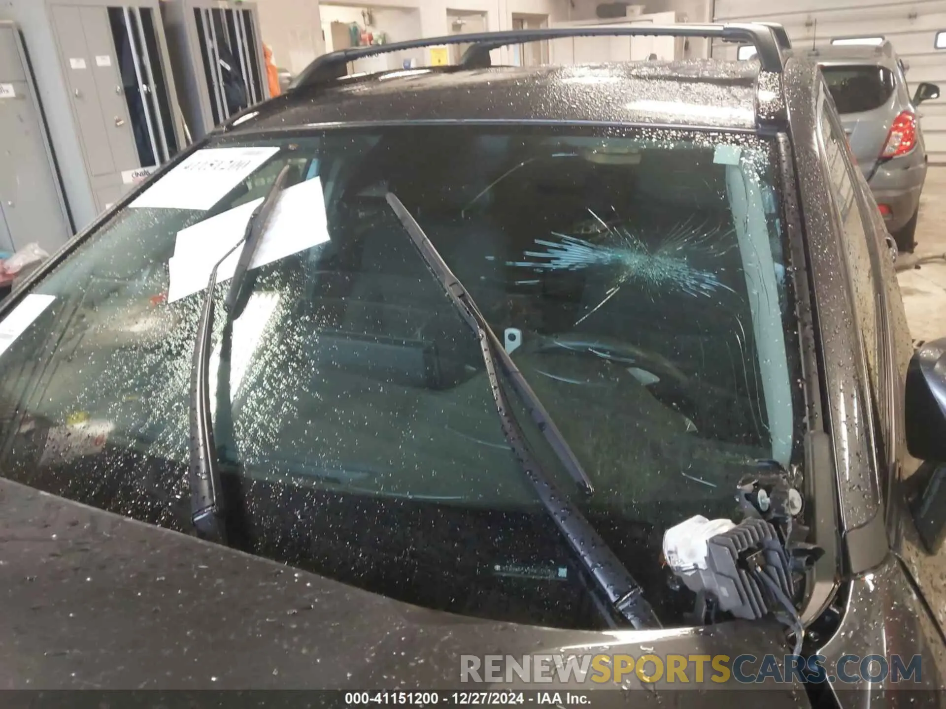 18 Photograph of a damaged car 4T3RWRFV9PU104599 TOYOTA RAV4 HYBRID 2023