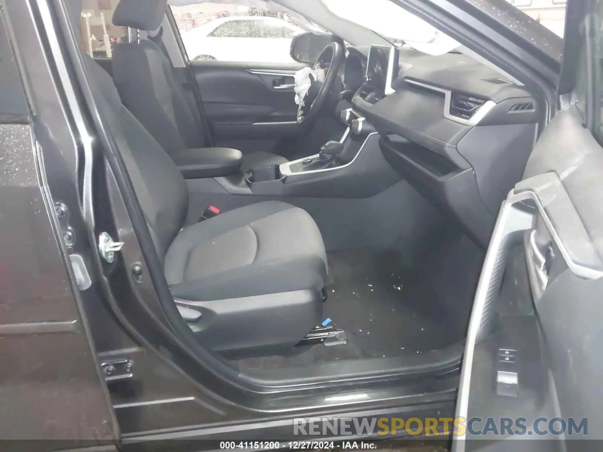 5 Photograph of a damaged car 4T3RWRFV9PU104599 TOYOTA RAV4 HYBRID 2023