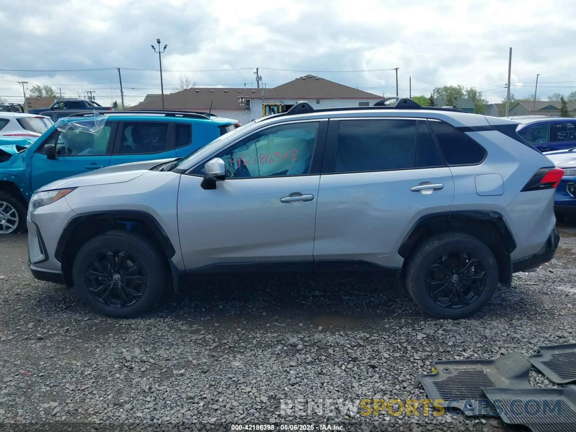 14 Photograph of a damaged car 4T3T6RFV1PU119314 TOYOTA RAV4 HYBRID 2023