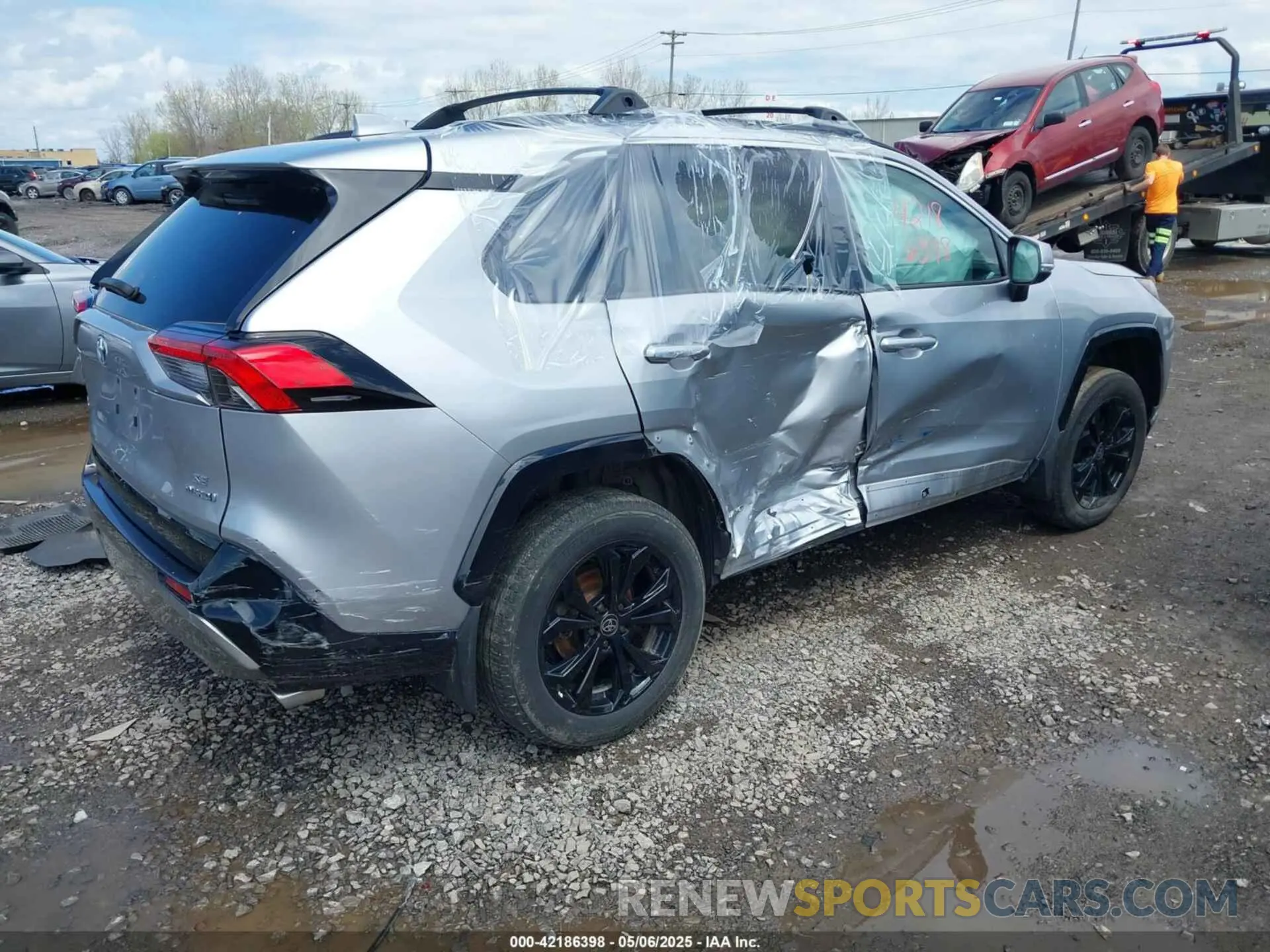 4 Photograph of a damaged car 4T3T6RFV1PU119314 TOYOTA RAV4 HYBRID 2023