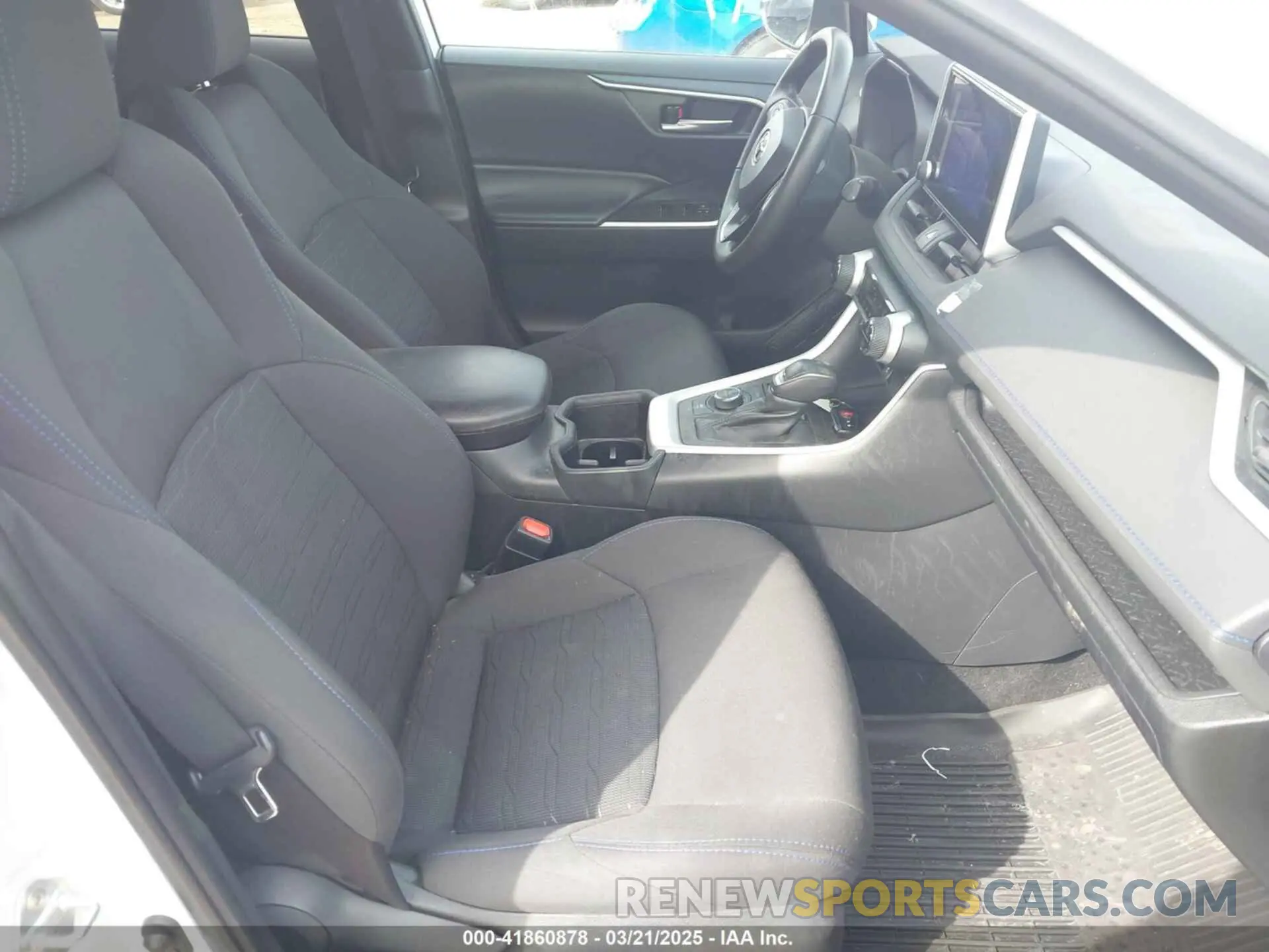 5 Photograph of a damaged car 4T3T6RFV4PU126323 TOYOTA RAV4 HYBRID 2023