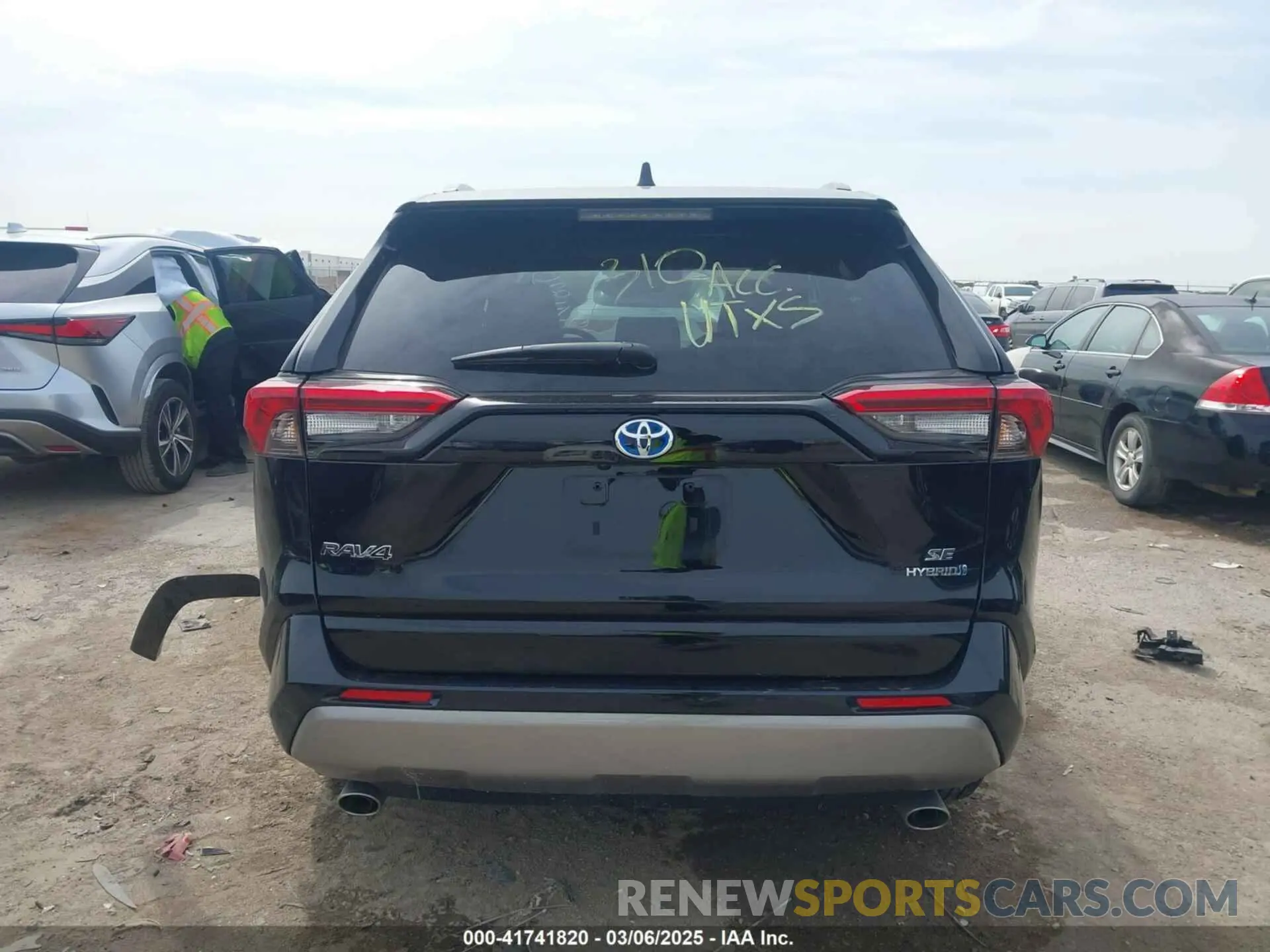 15 Photograph of a damaged car 4T3T6RFV4PU136723 TOYOTA RAV4 HYBRID 2023