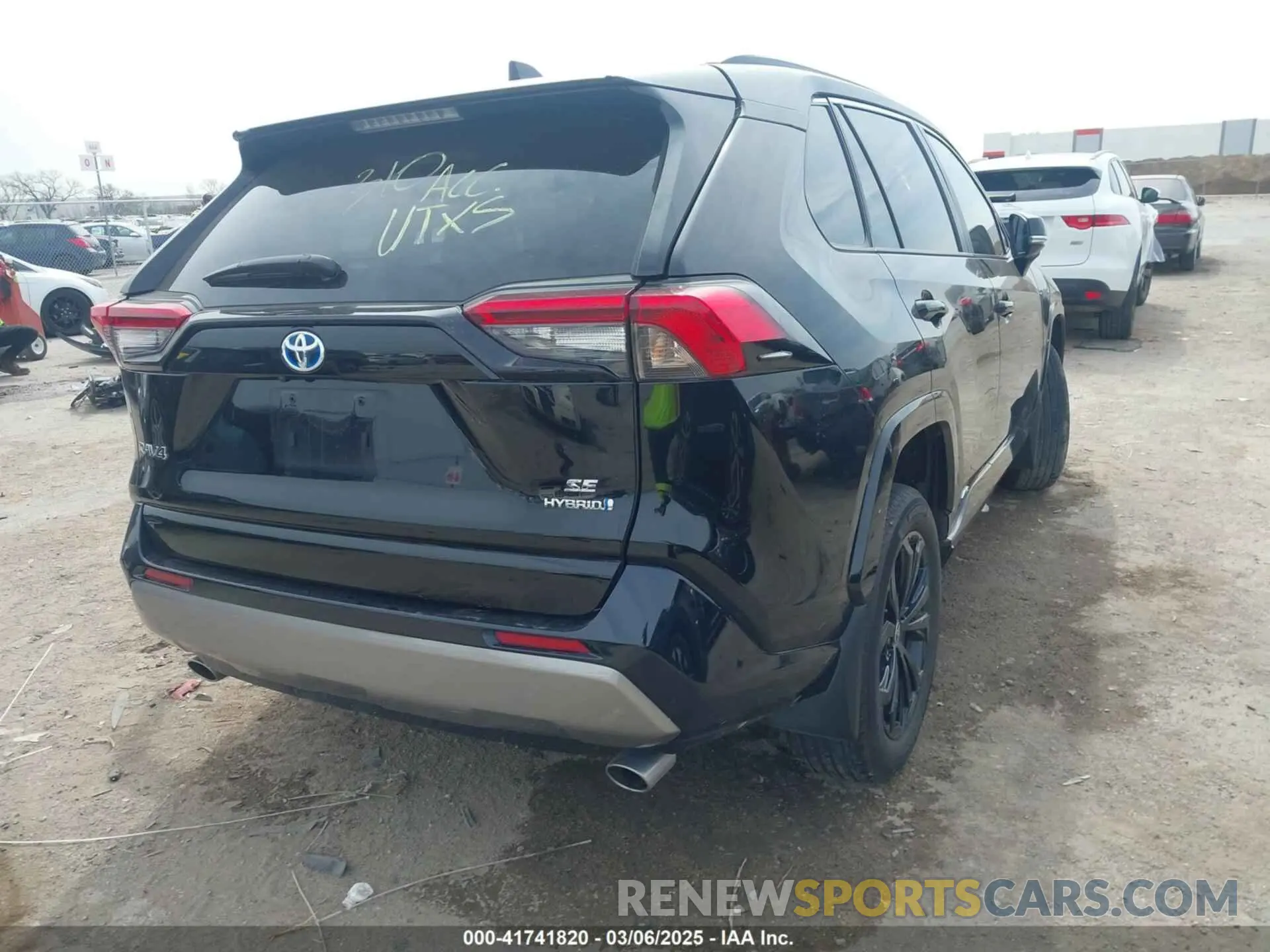 4 Photograph of a damaged car 4T3T6RFV4PU136723 TOYOTA RAV4 HYBRID 2023