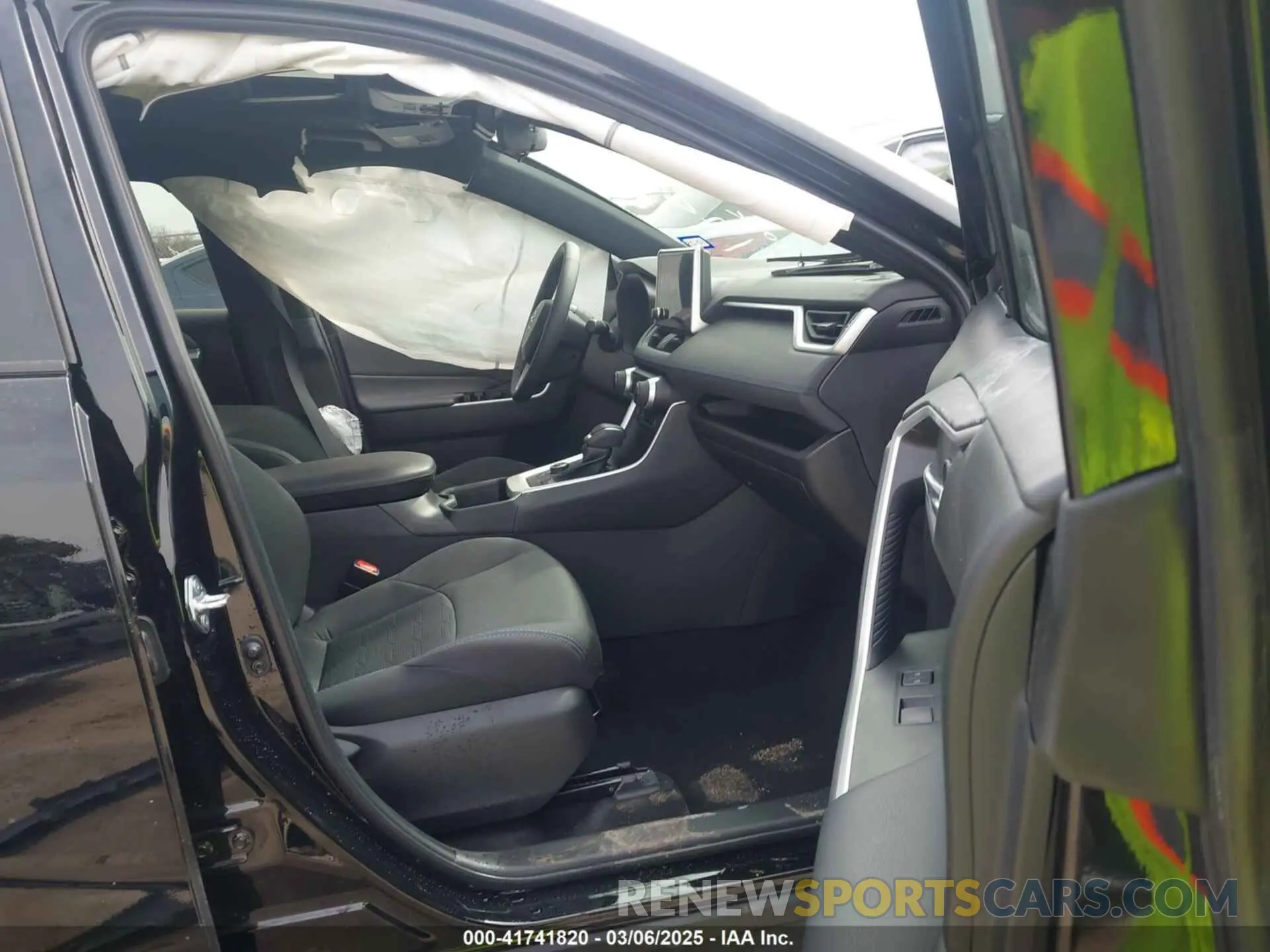 5 Photograph of a damaged car 4T3T6RFV4PU136723 TOYOTA RAV4 HYBRID 2023