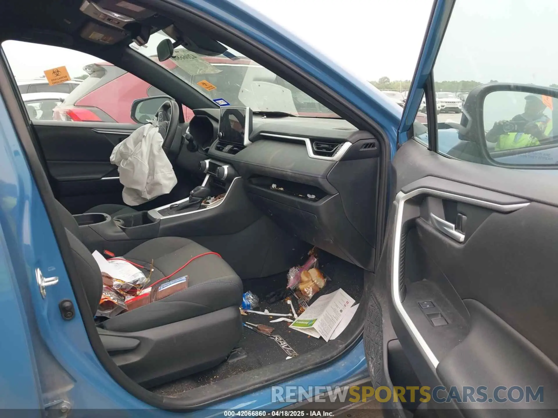 5 Photograph of a damaged car 4T3T6RFV6PU130213 TOYOTA RAV4 HYBRID 2023