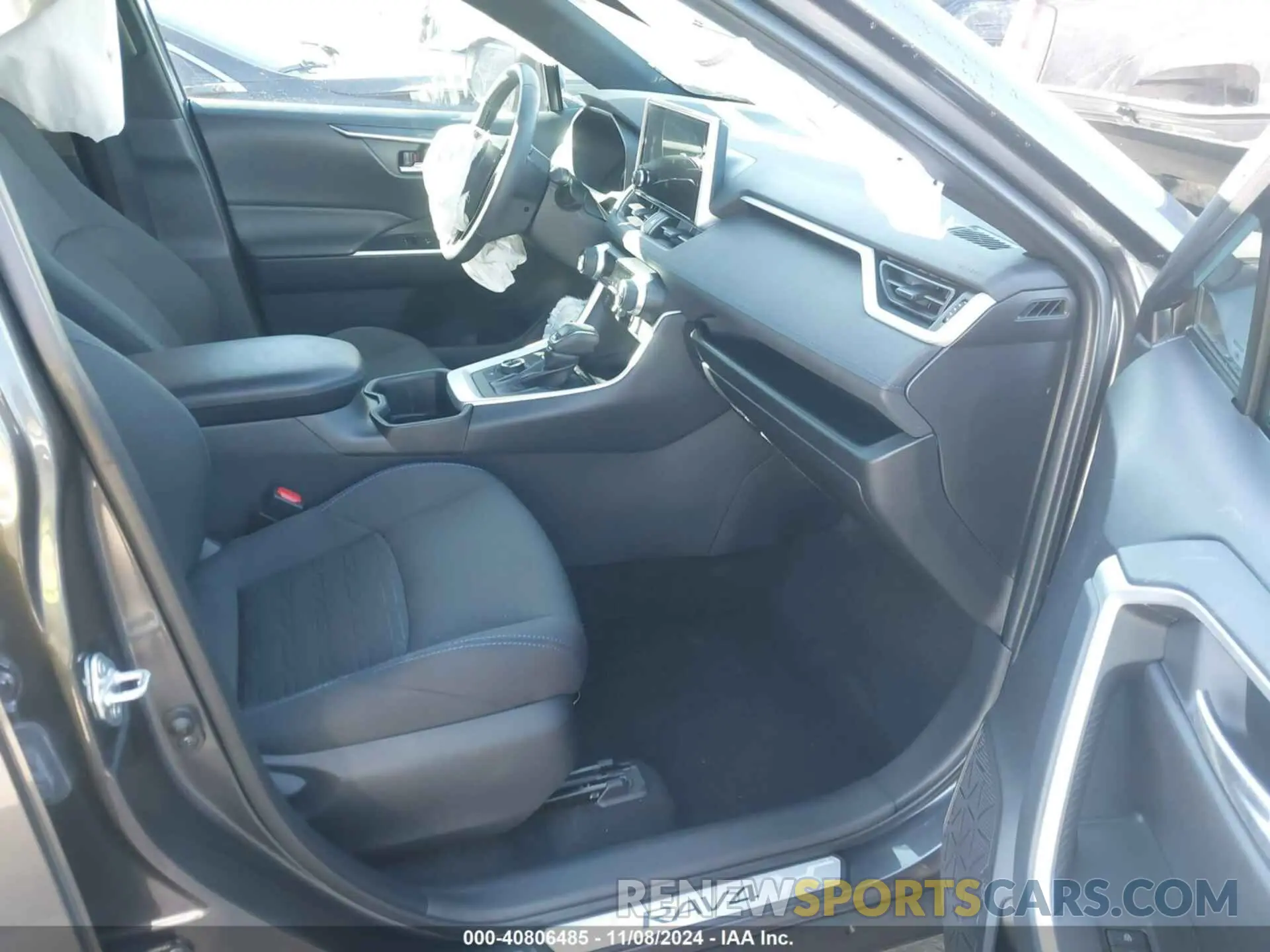5 Photograph of a damaged car 4T3T6RFV9PU129900 TOYOTA RAV4 HYBRID 2023