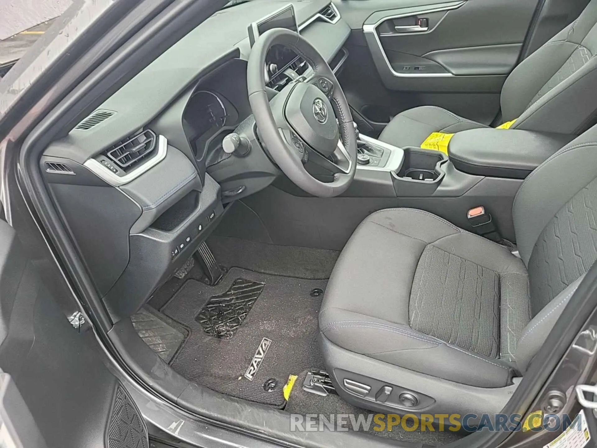 13 Photograph of a damaged car 4T3T6RFV9PU133364 TOYOTA RAV4 HYBRID 2023