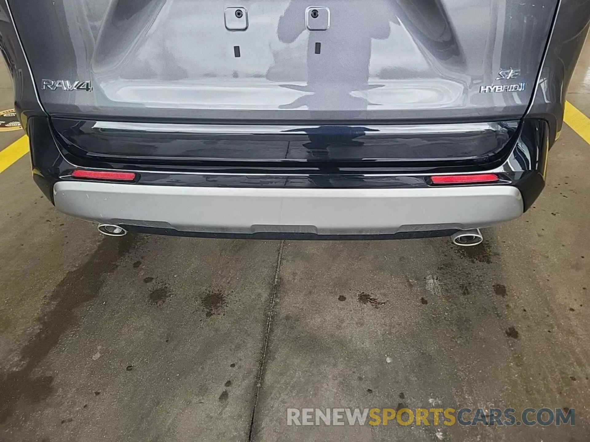 8 Photograph of a damaged car 4T3T6RFV9PU133364 TOYOTA RAV4 HYBRID 2023