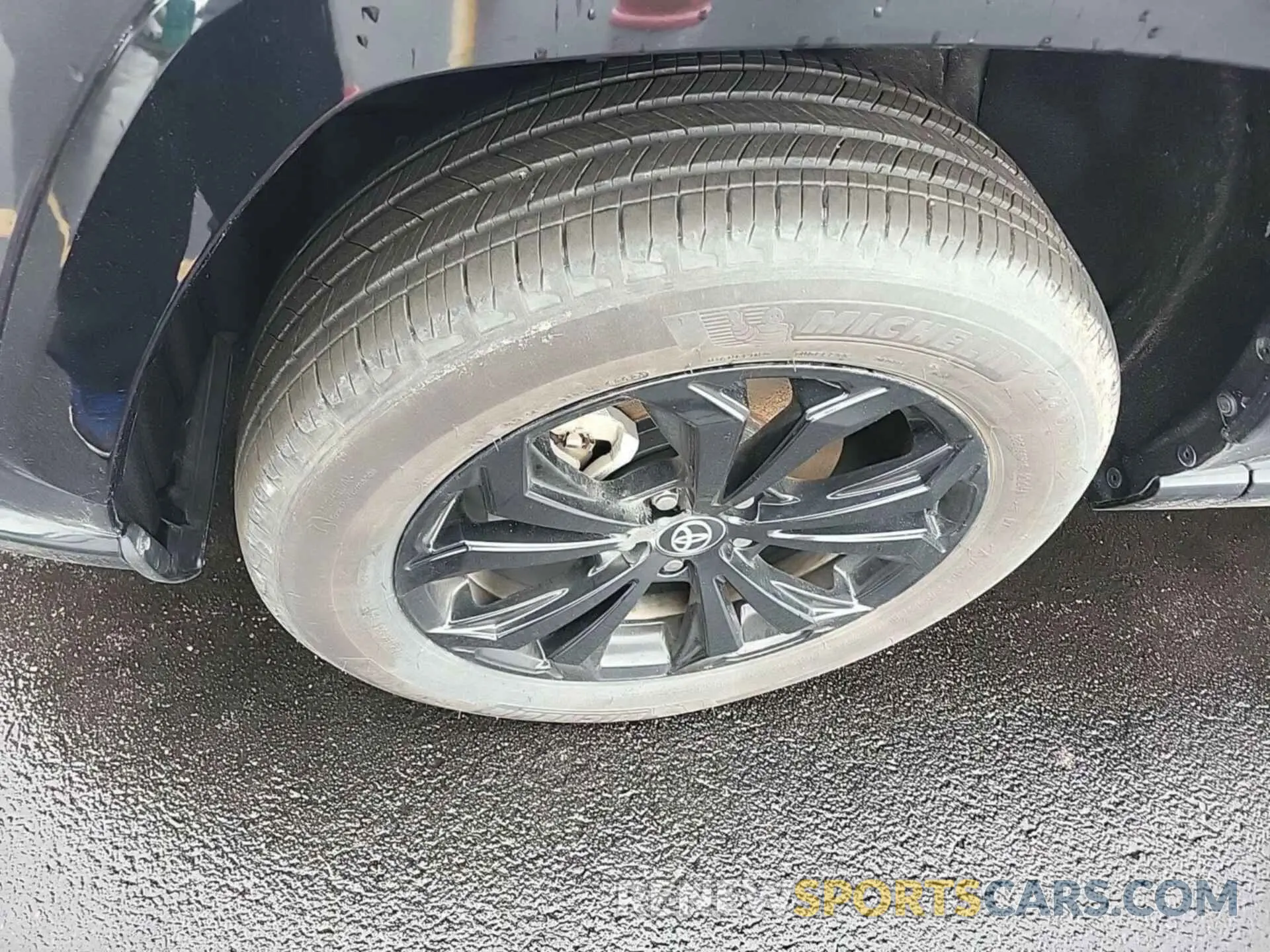 9 Photograph of a damaged car 4T3T6RFV9PU133364 TOYOTA RAV4 HYBRID 2023