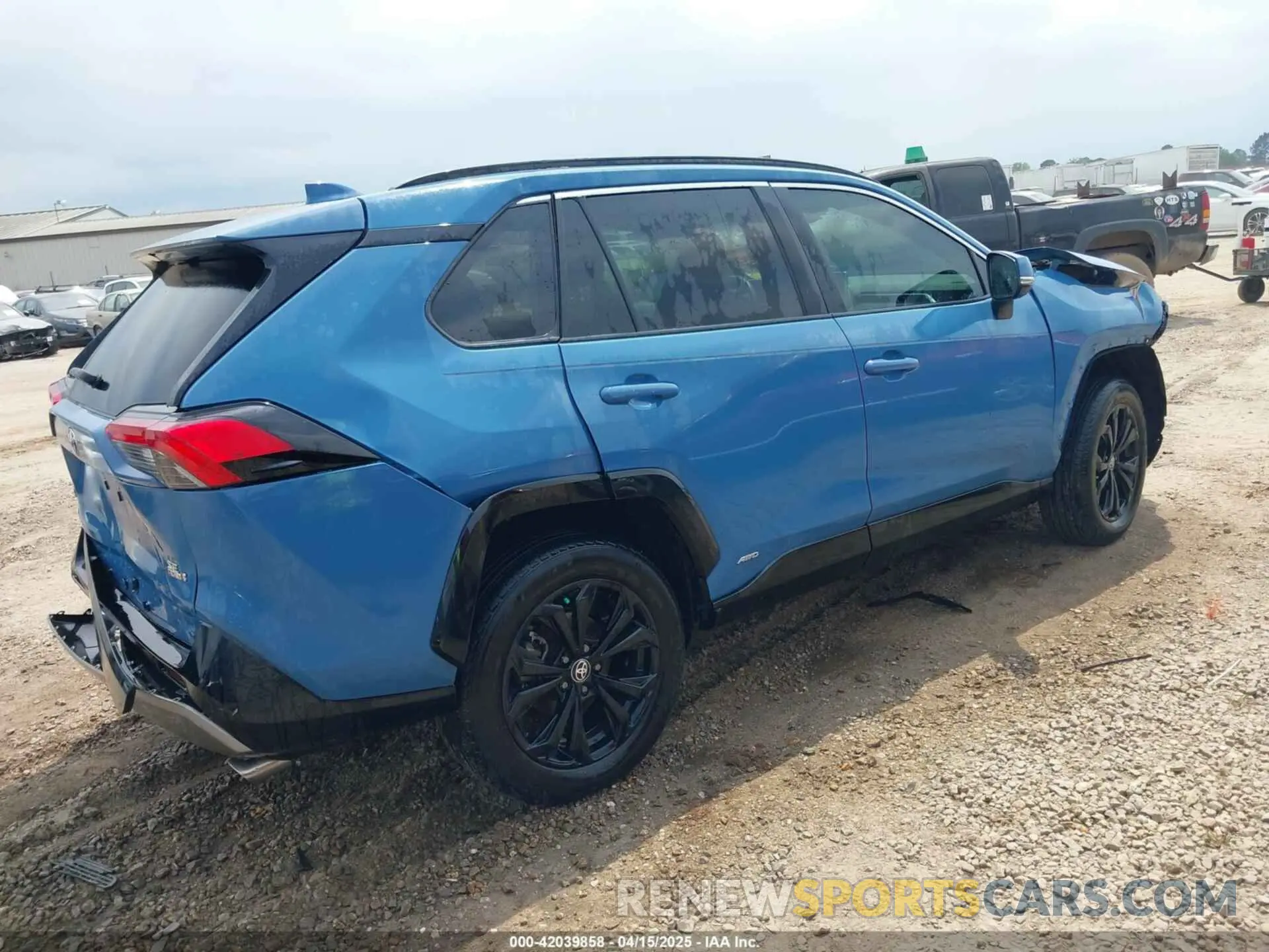 4 Photograph of a damaged car 4T3T6RFVXPU105783 TOYOTA RAV4 HYBRID 2023